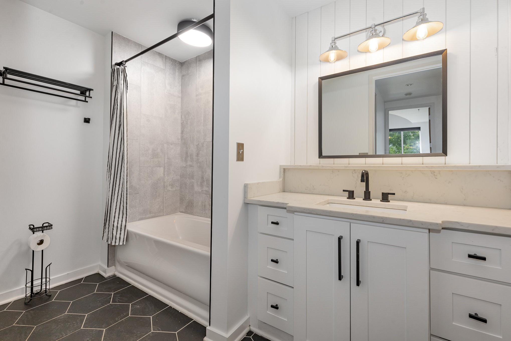 600 12th Ave, S Unit: 422