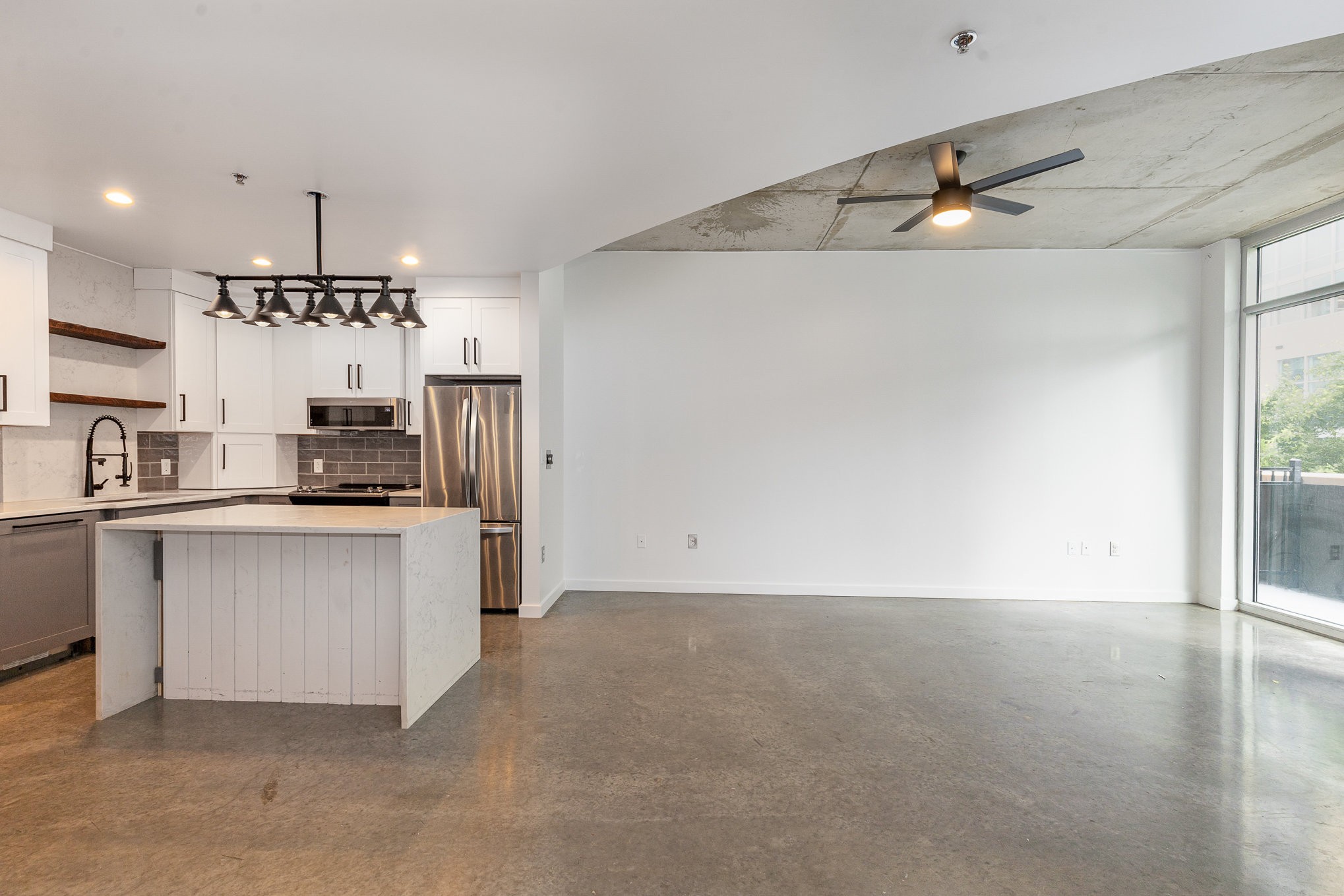 600 12th Ave, S Unit: 422