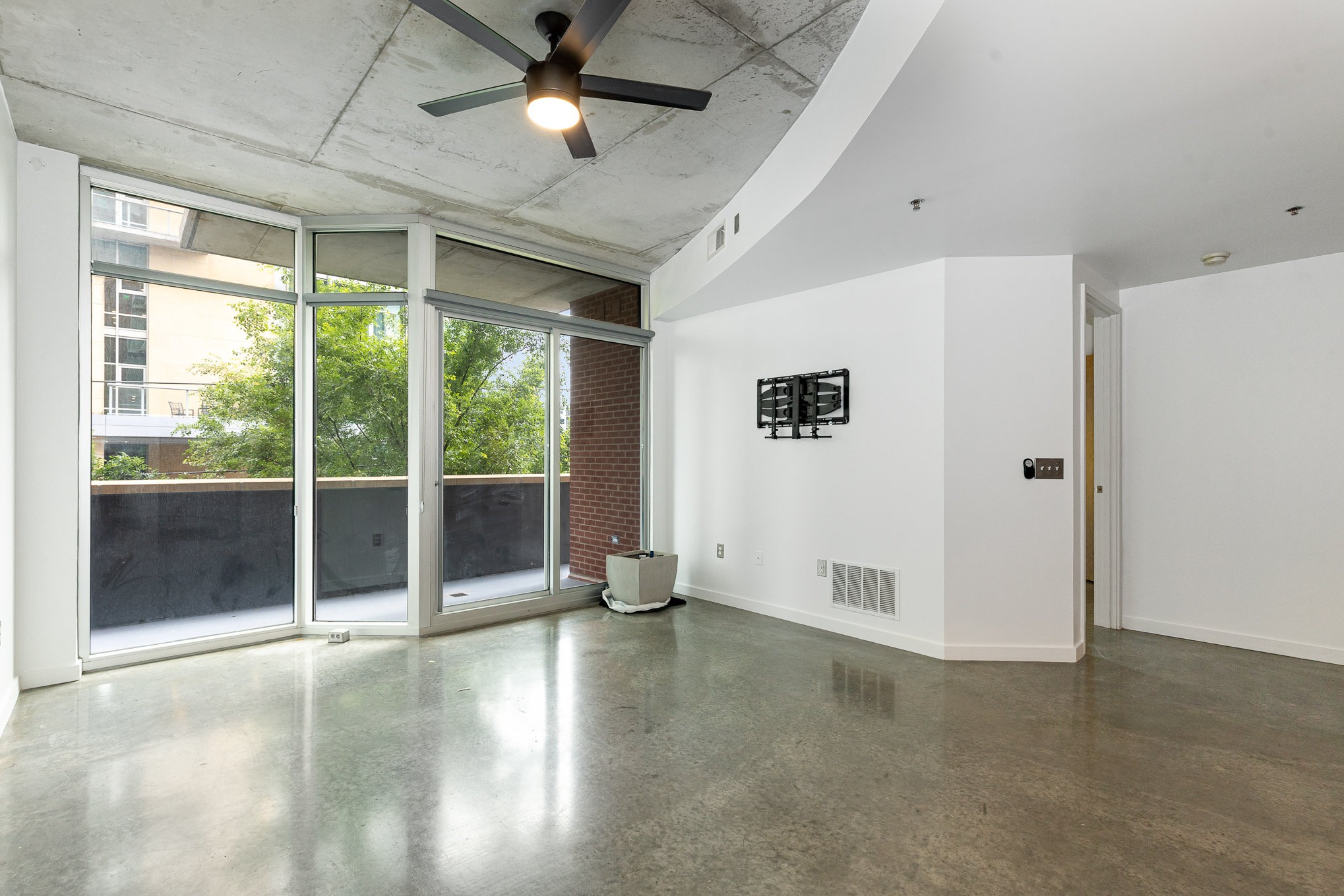 600 12th Ave, S Unit: 422