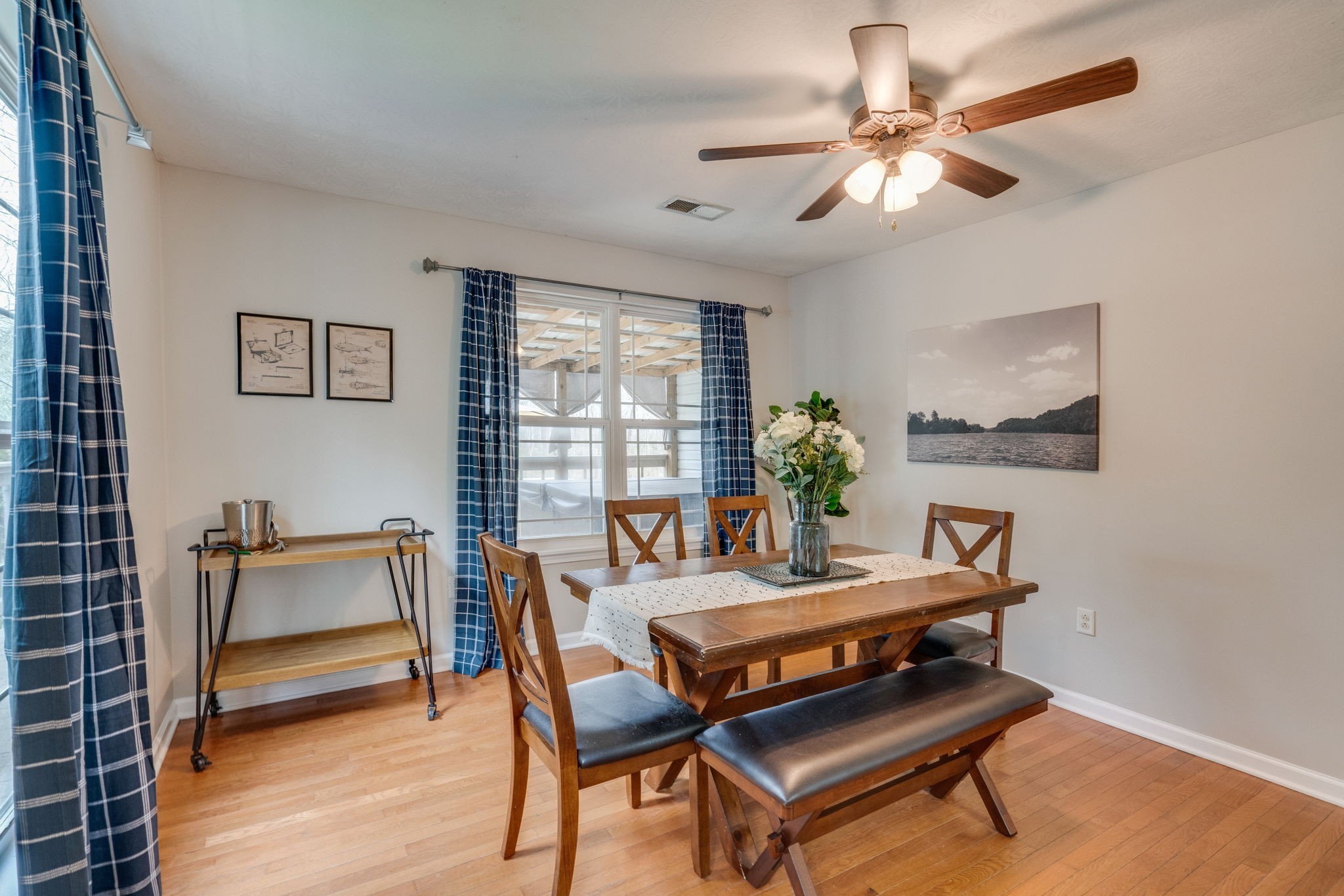 1182 Lakeside Dr