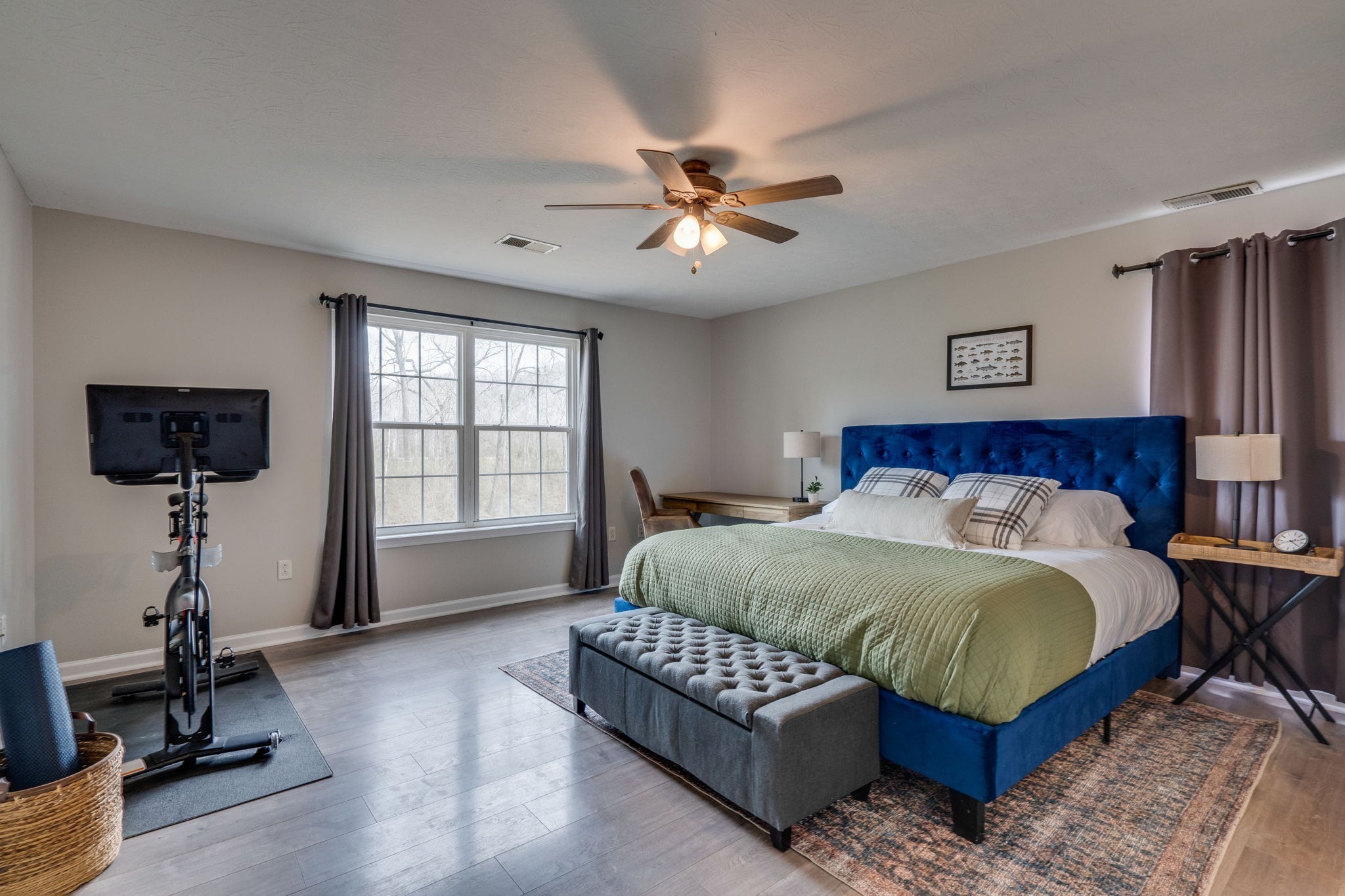 1182 Lakeside Dr