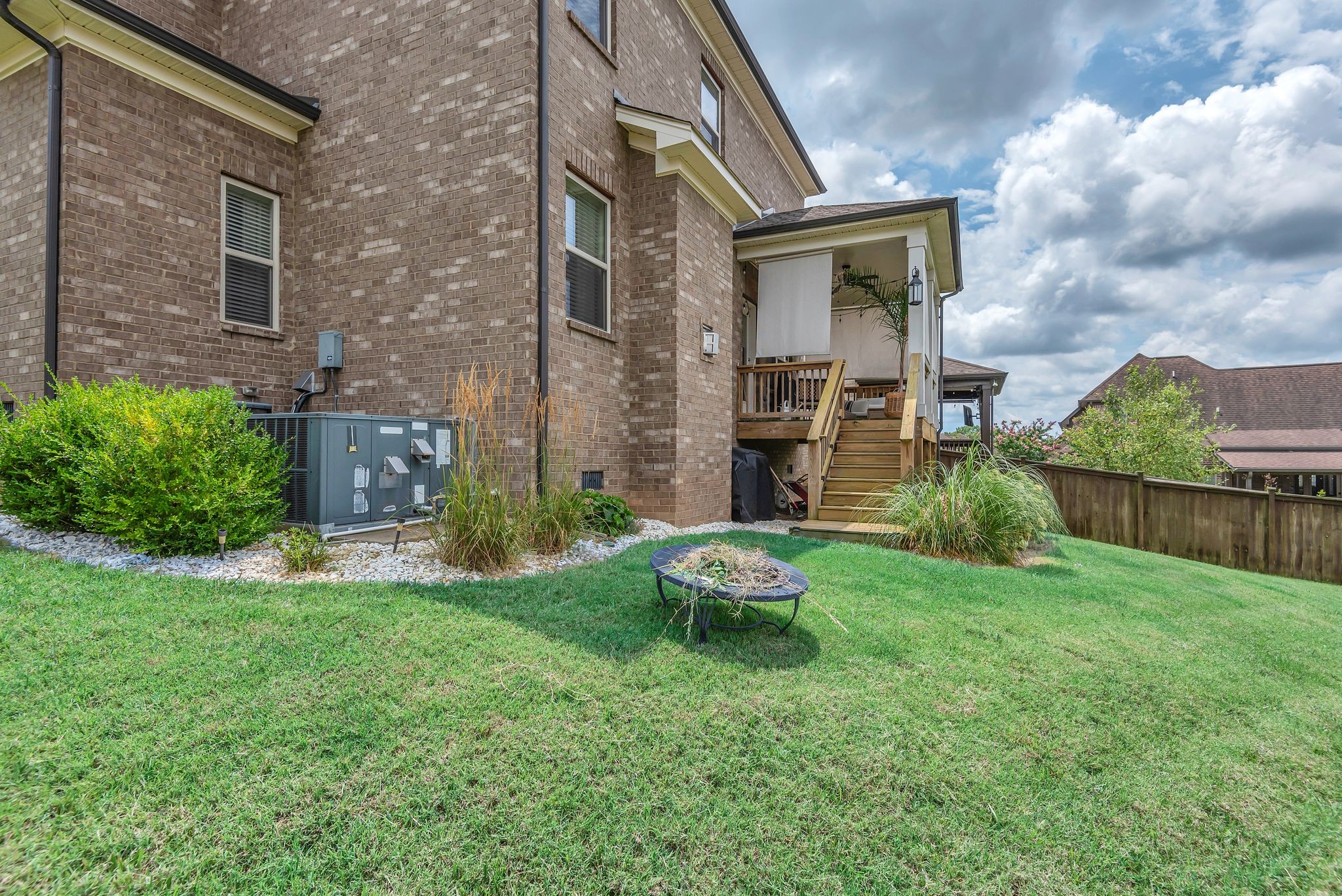 402 Golden Grv