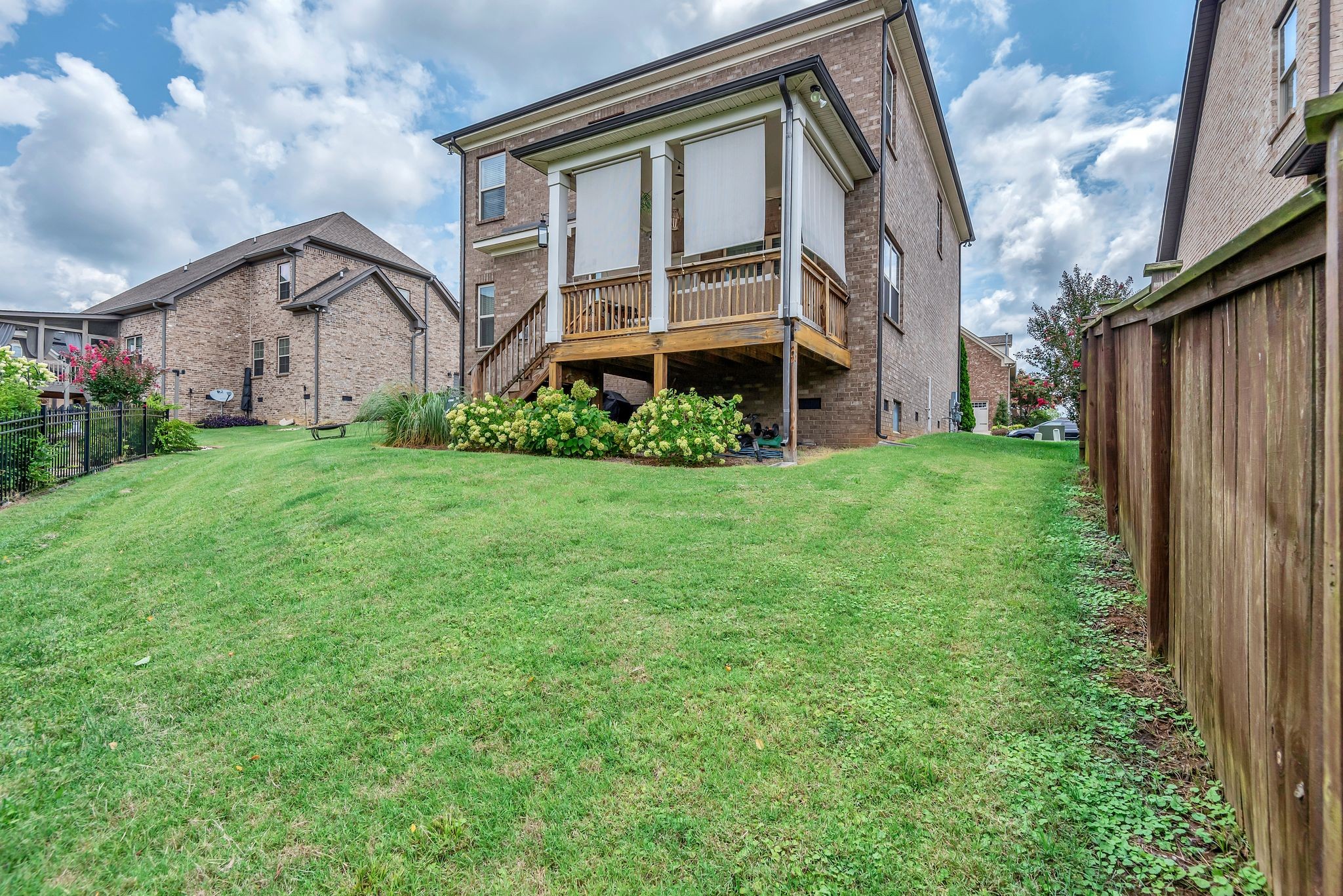 402 Golden Grv