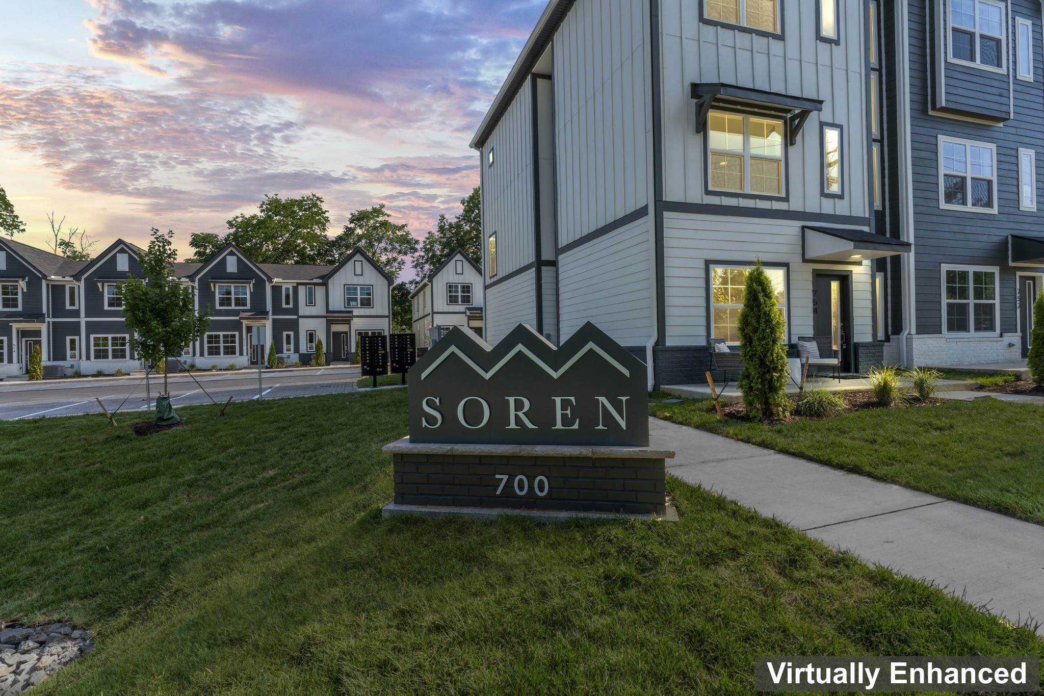700 N Dupont Ave #402