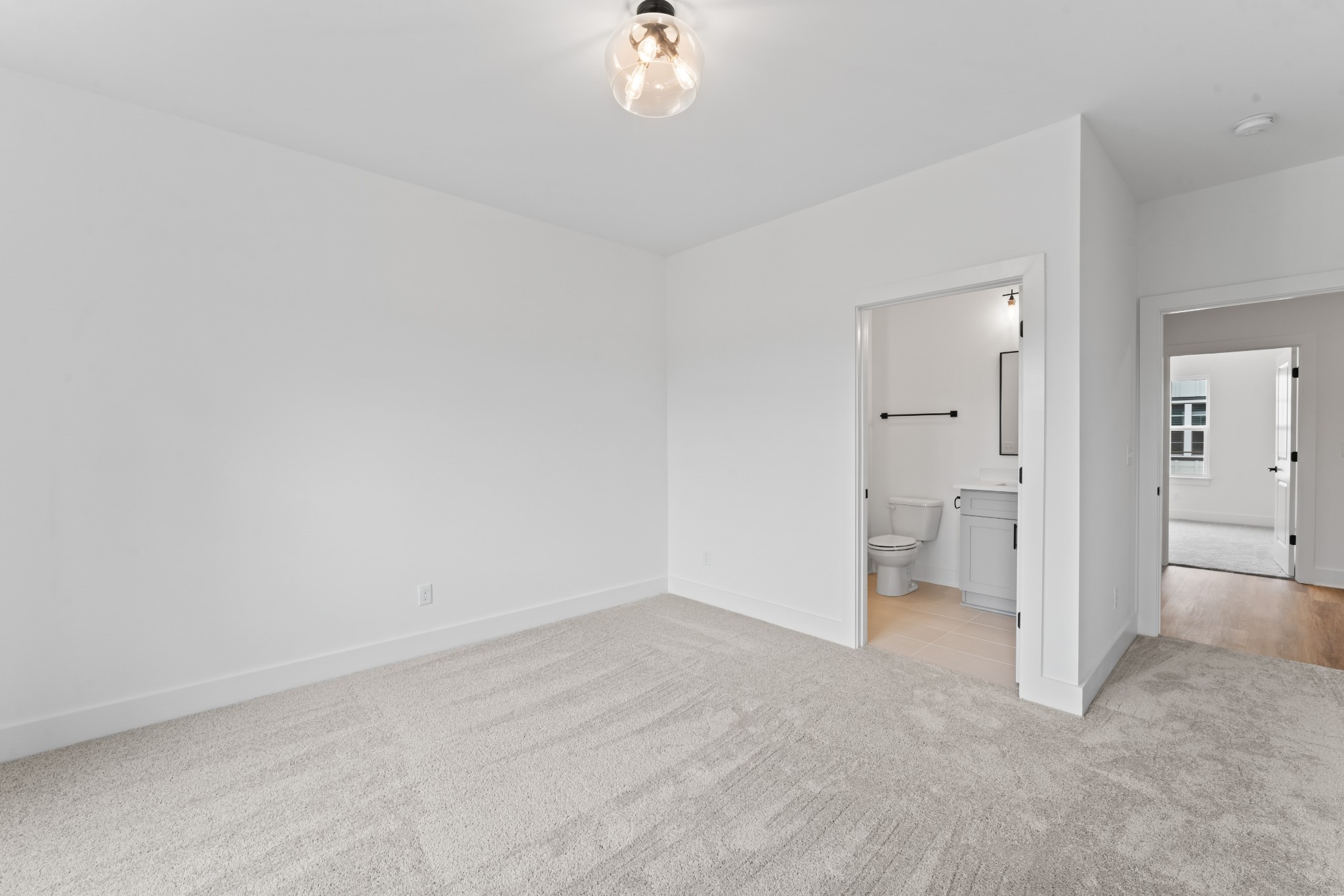 700 N Dupont Ave #402