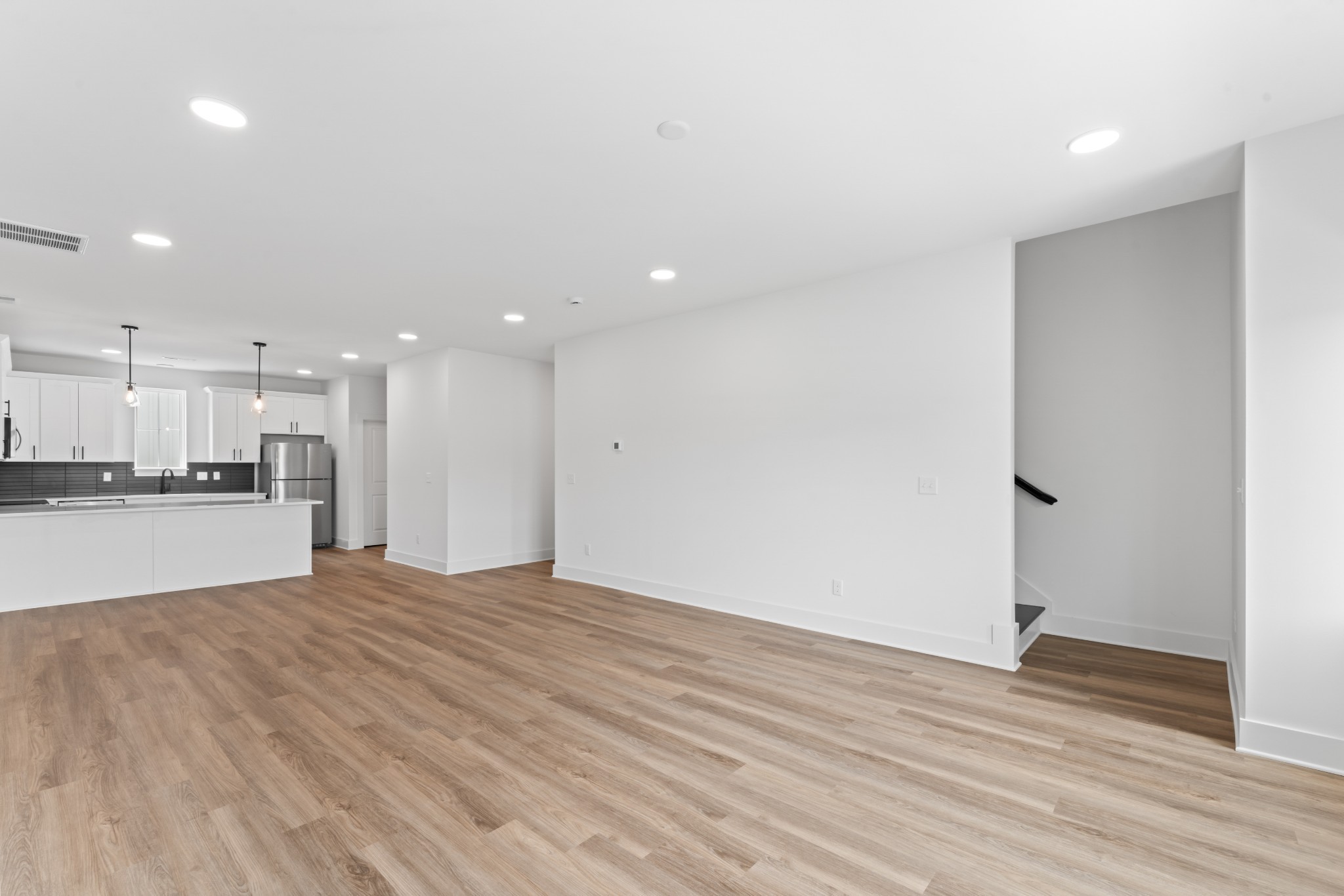 700 N Dupont Ave #402