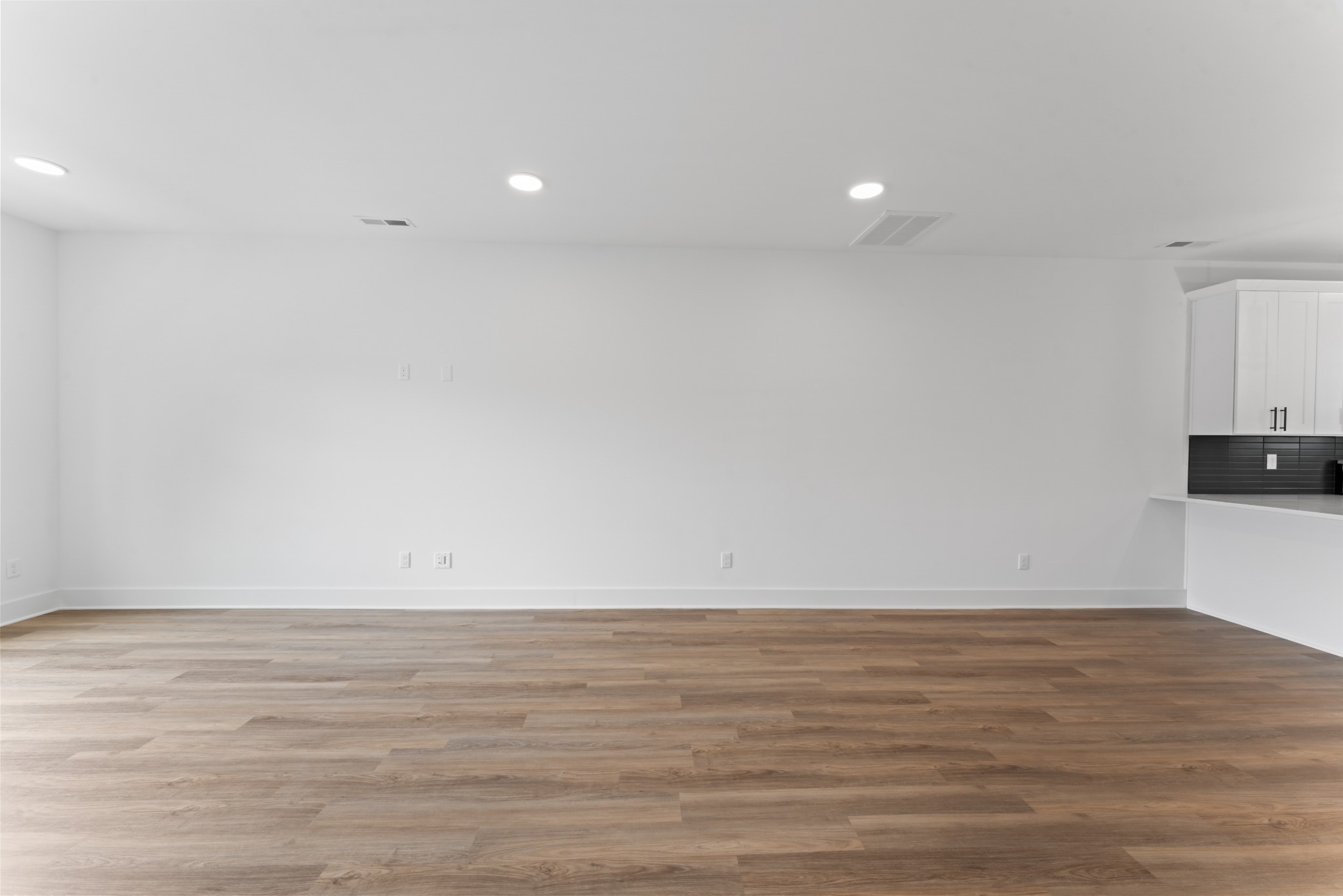 700 N Dupont Ave #402