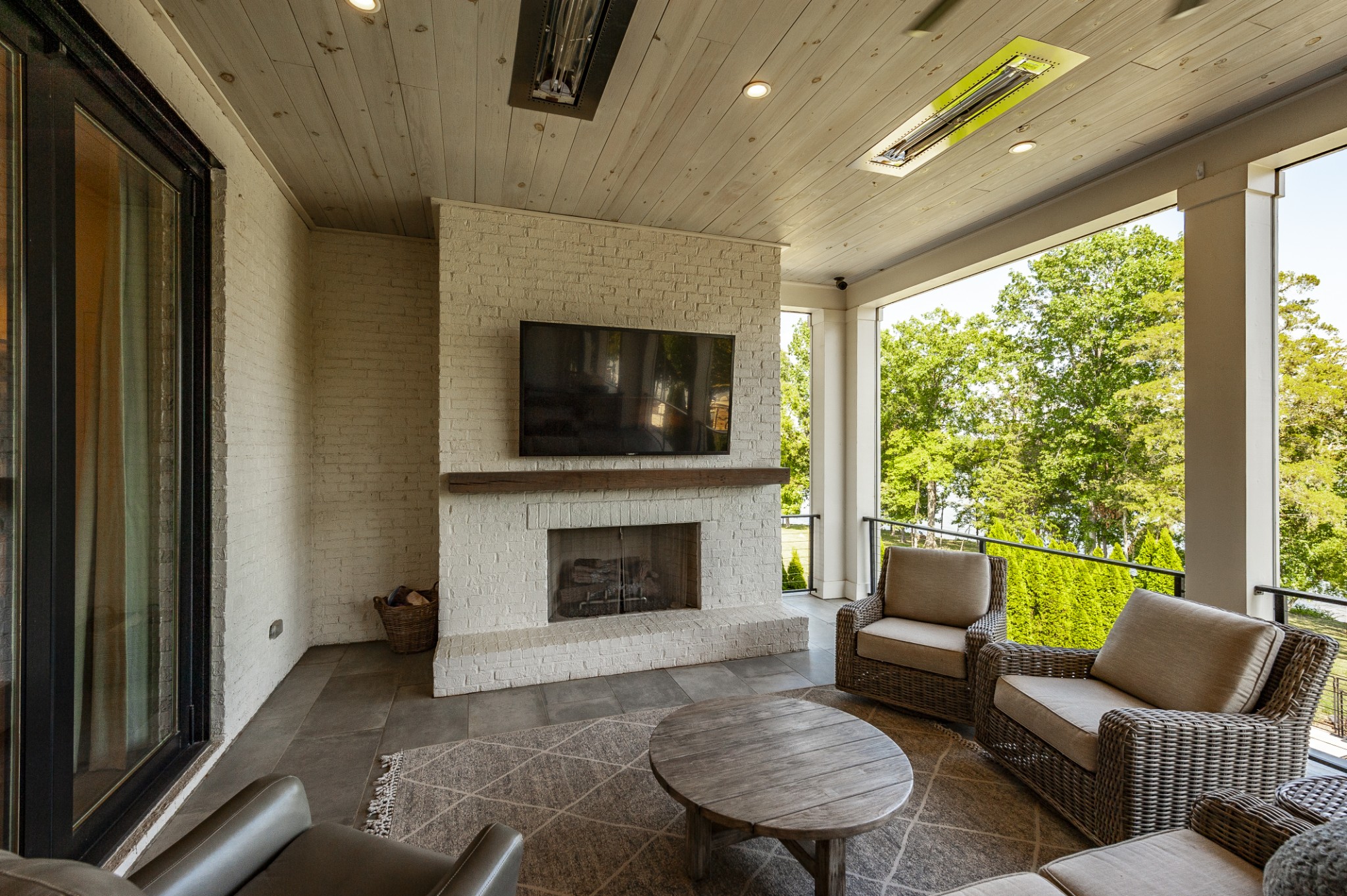 1541 Boardwalk Pl