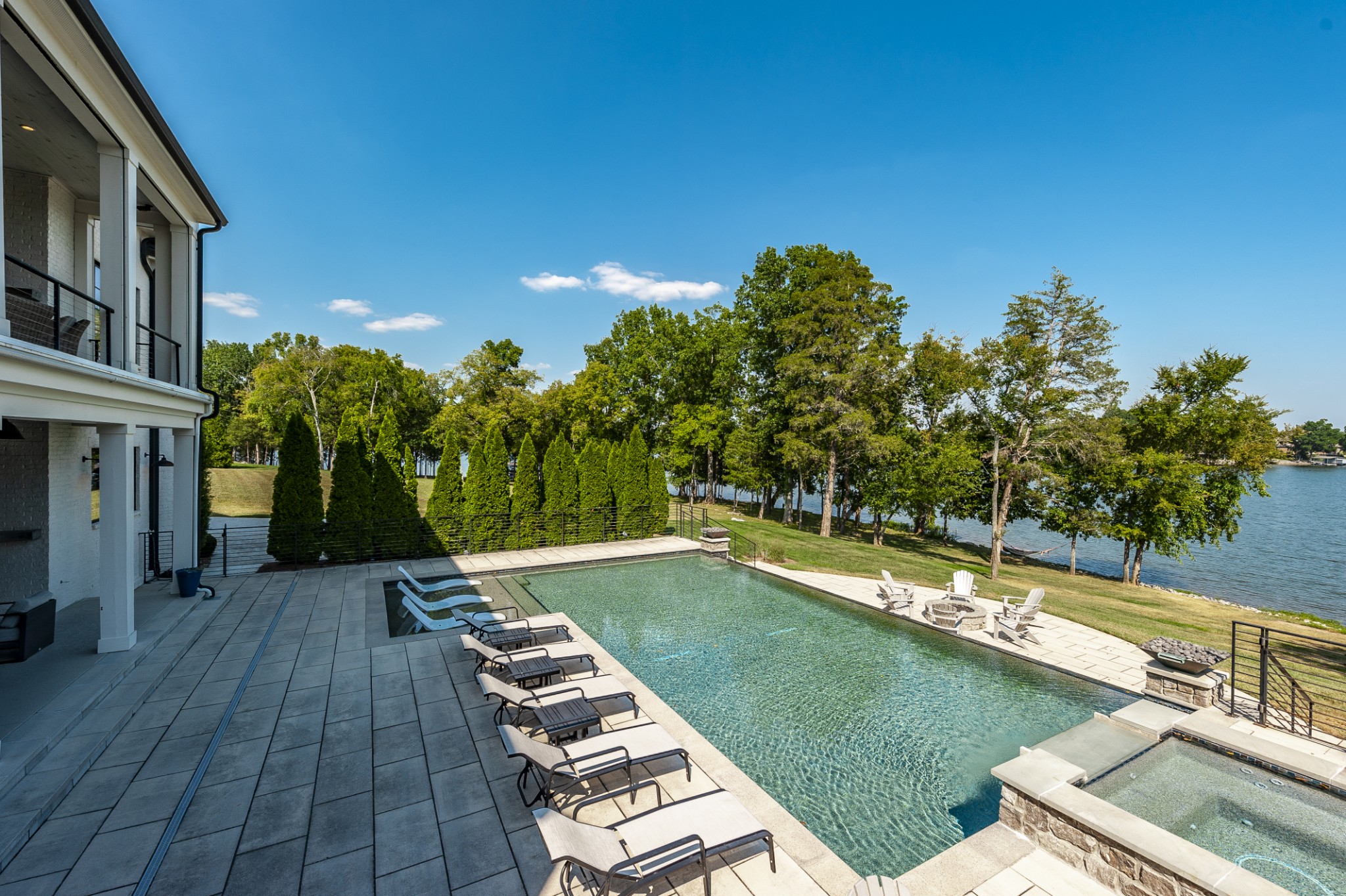 1541 Boardwalk Pl