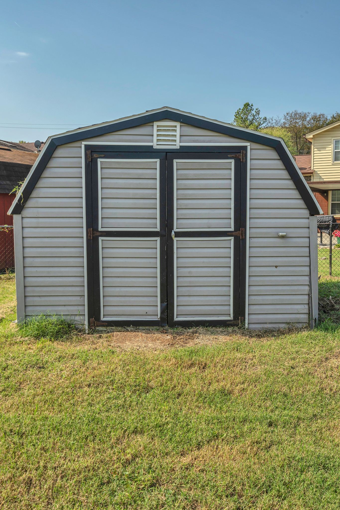 4125 Ames Dr