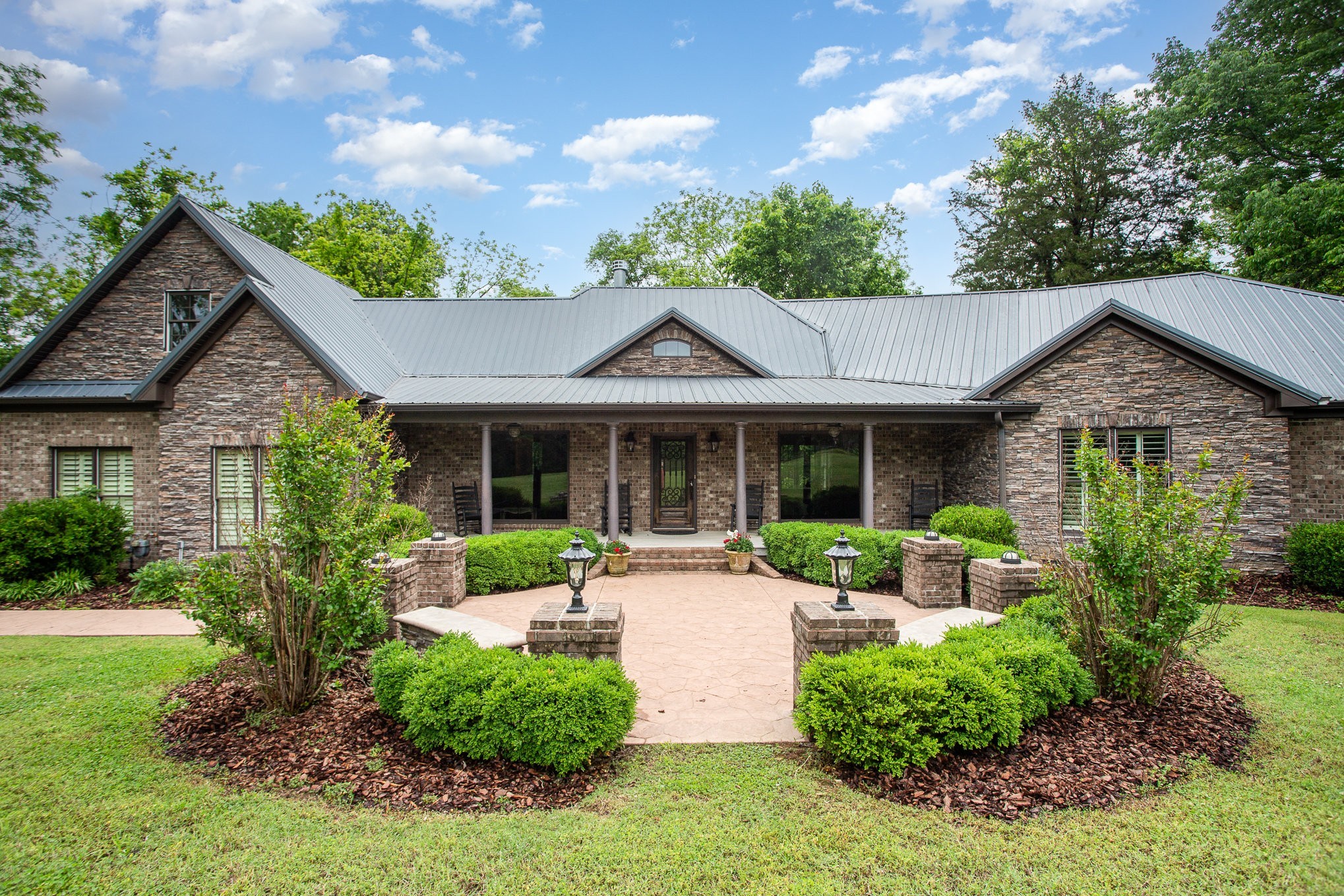 884 Pinnacle Hill Rd