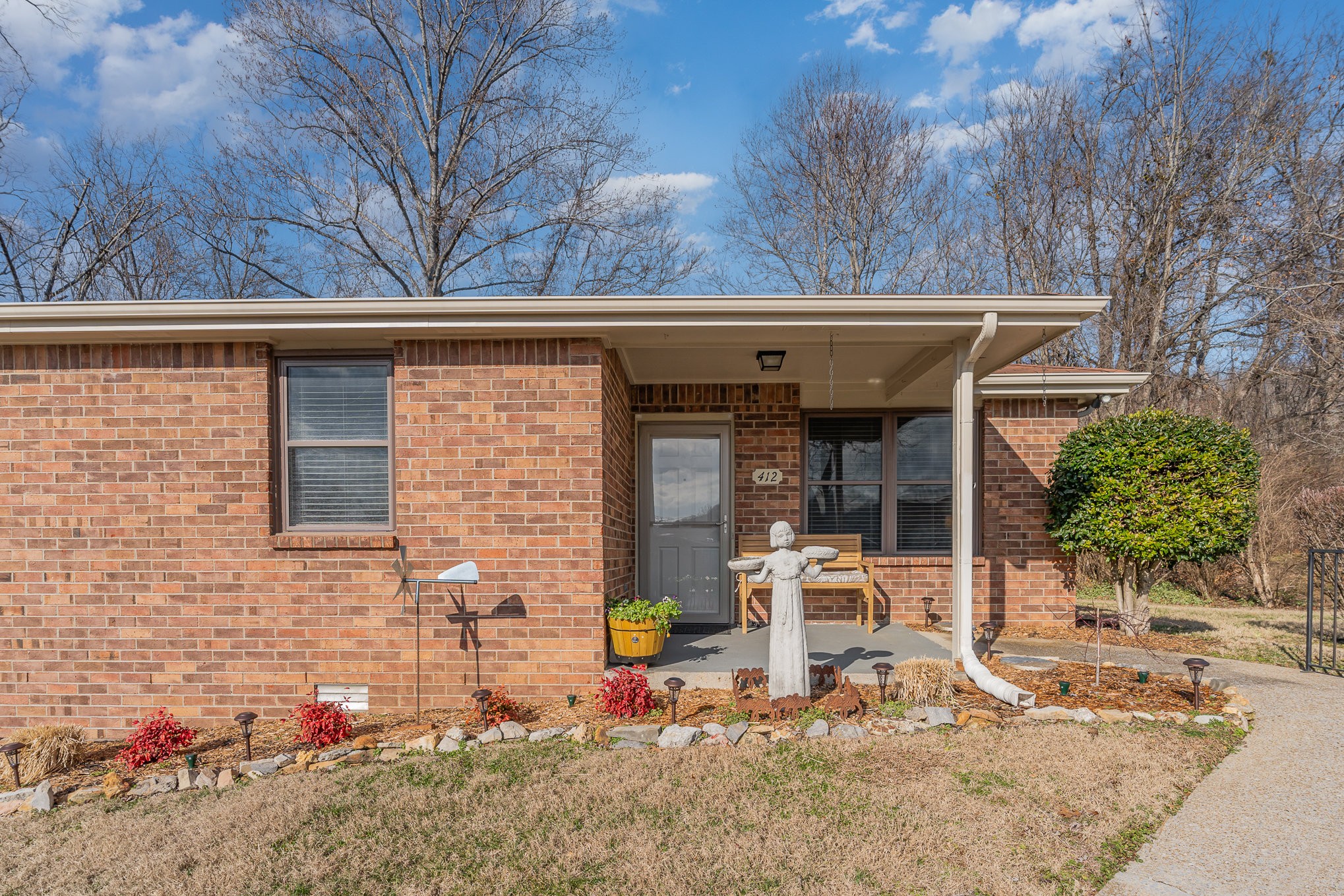 412 Deer Lake Dr