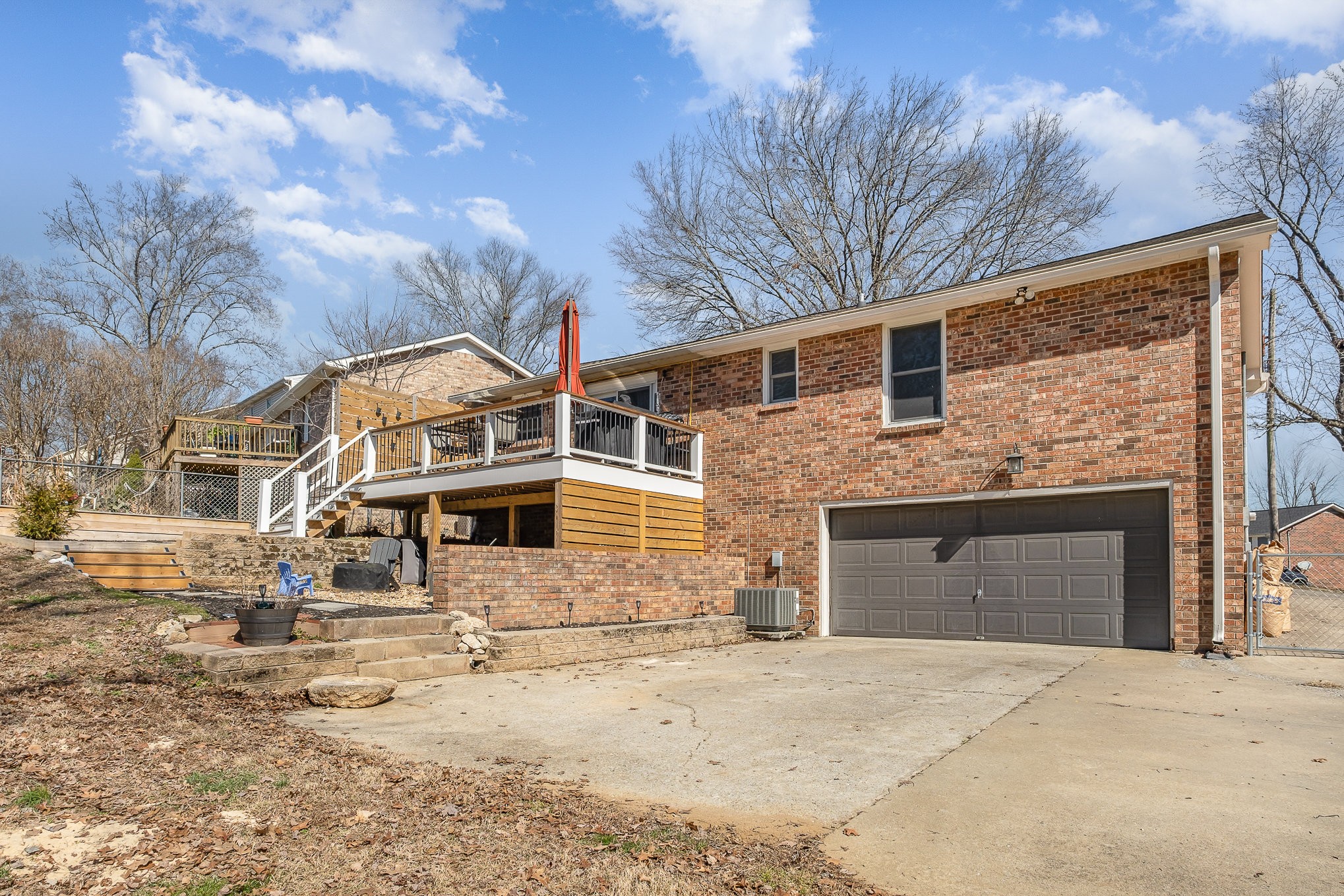 110 Maple Way, S
