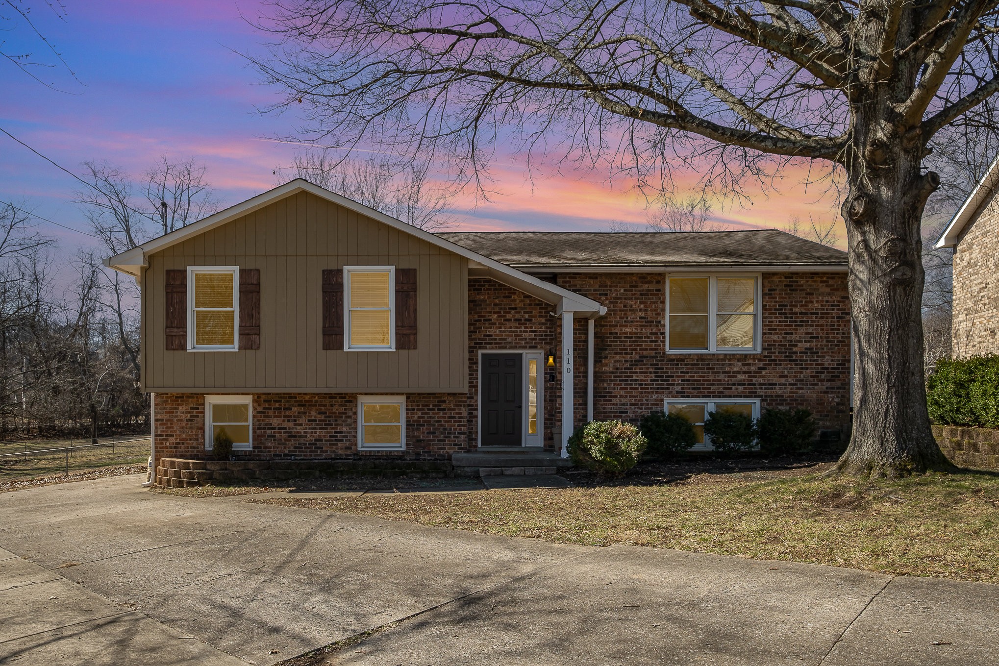 110 Maple Way, S