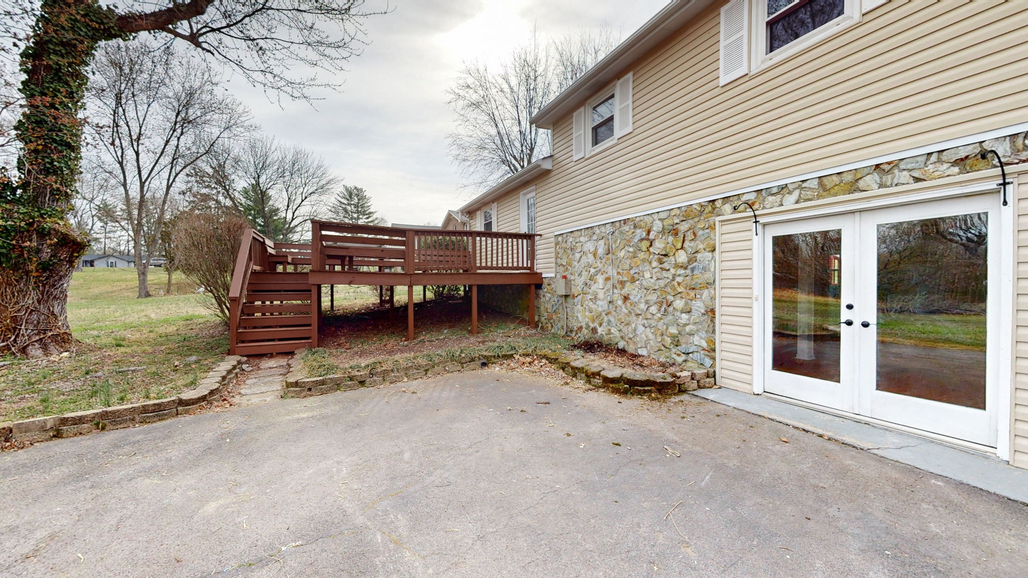 3973 Old Lebanon Dirt Rd