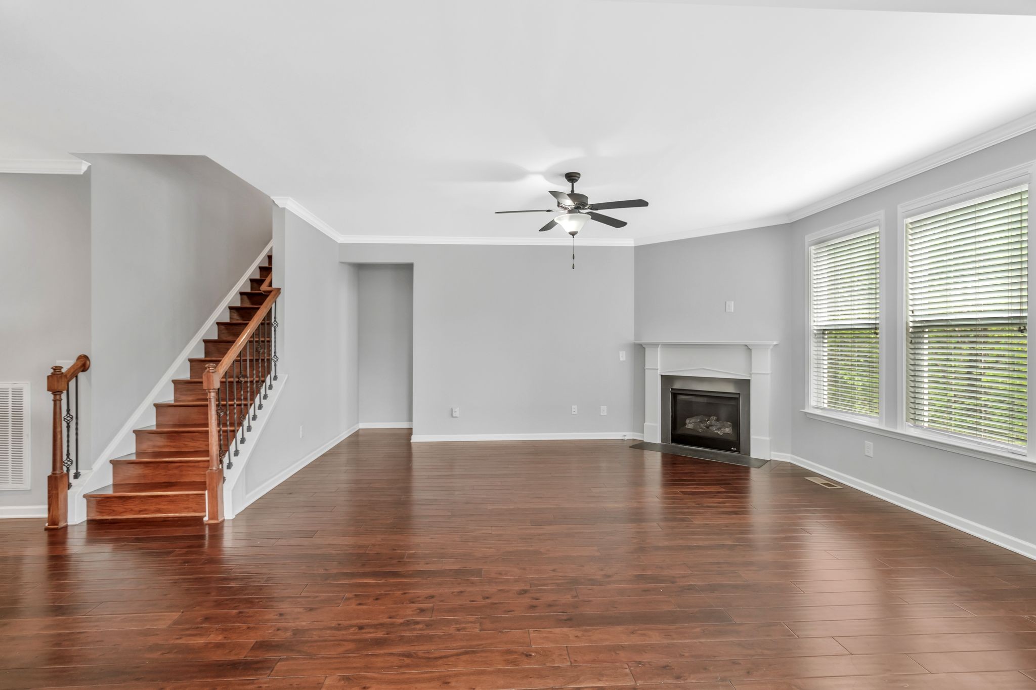 7316 Sugarloaf Dr