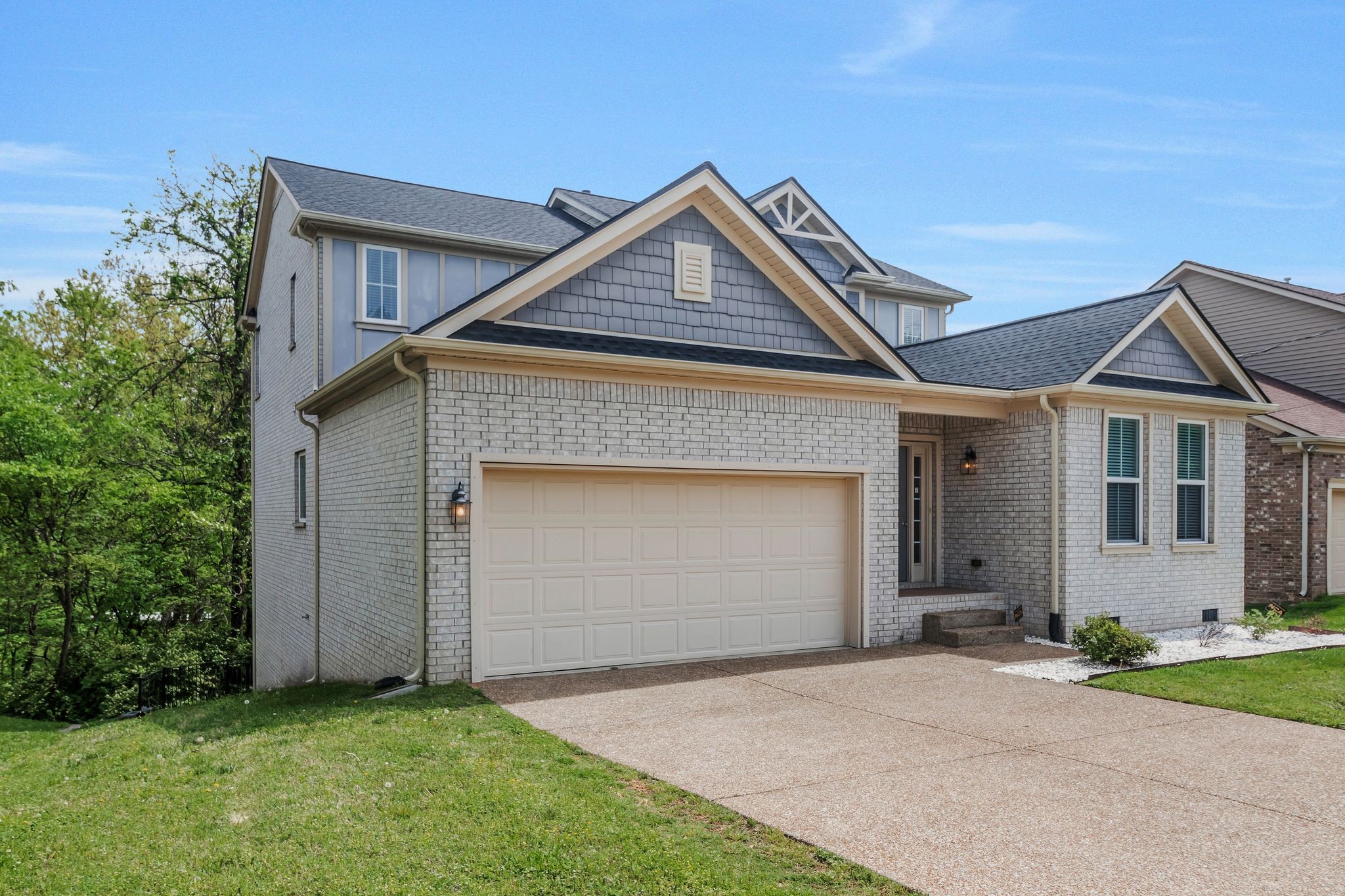 7316 Sugarloaf Dr
