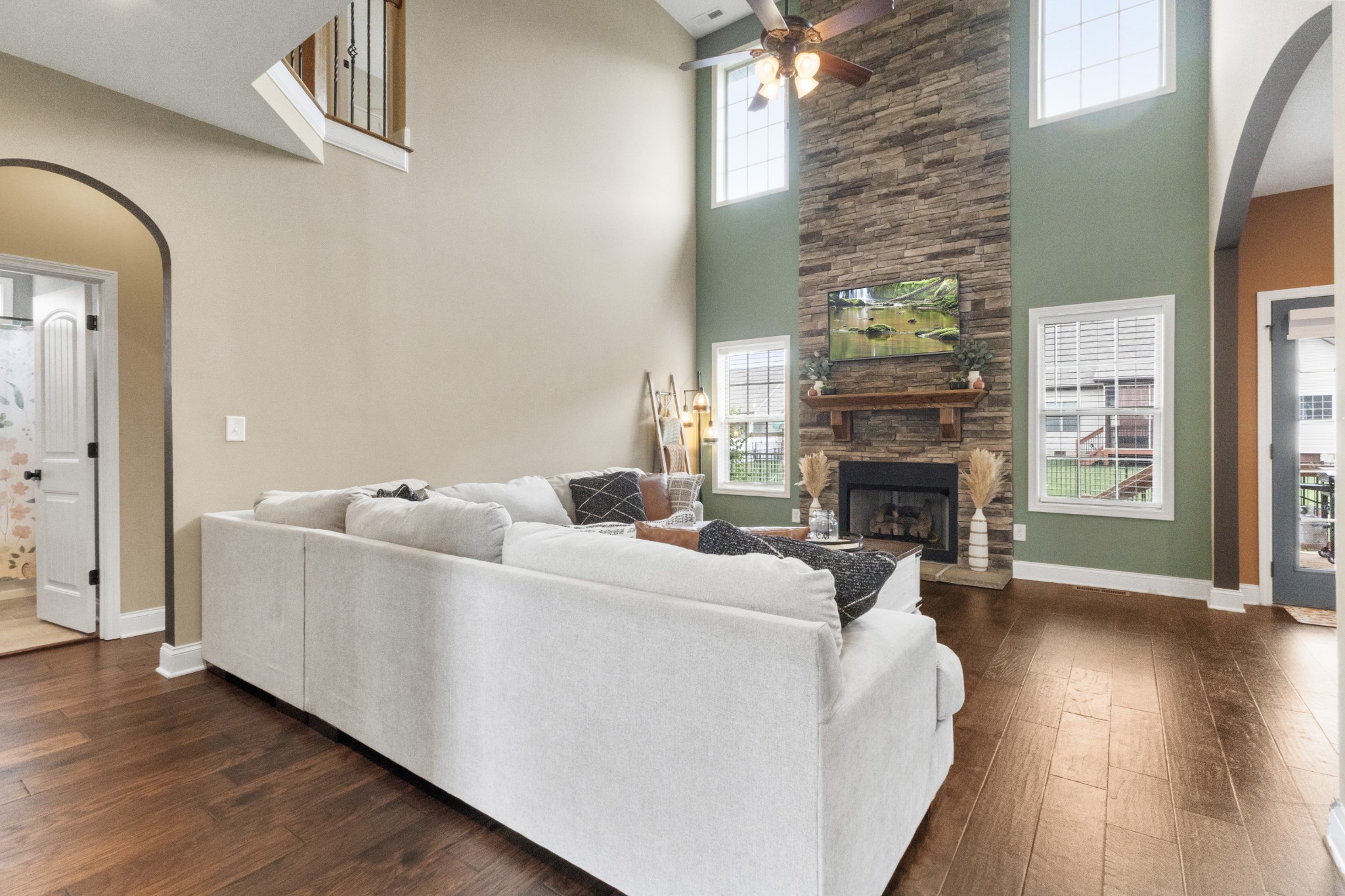 404 Barr Dr