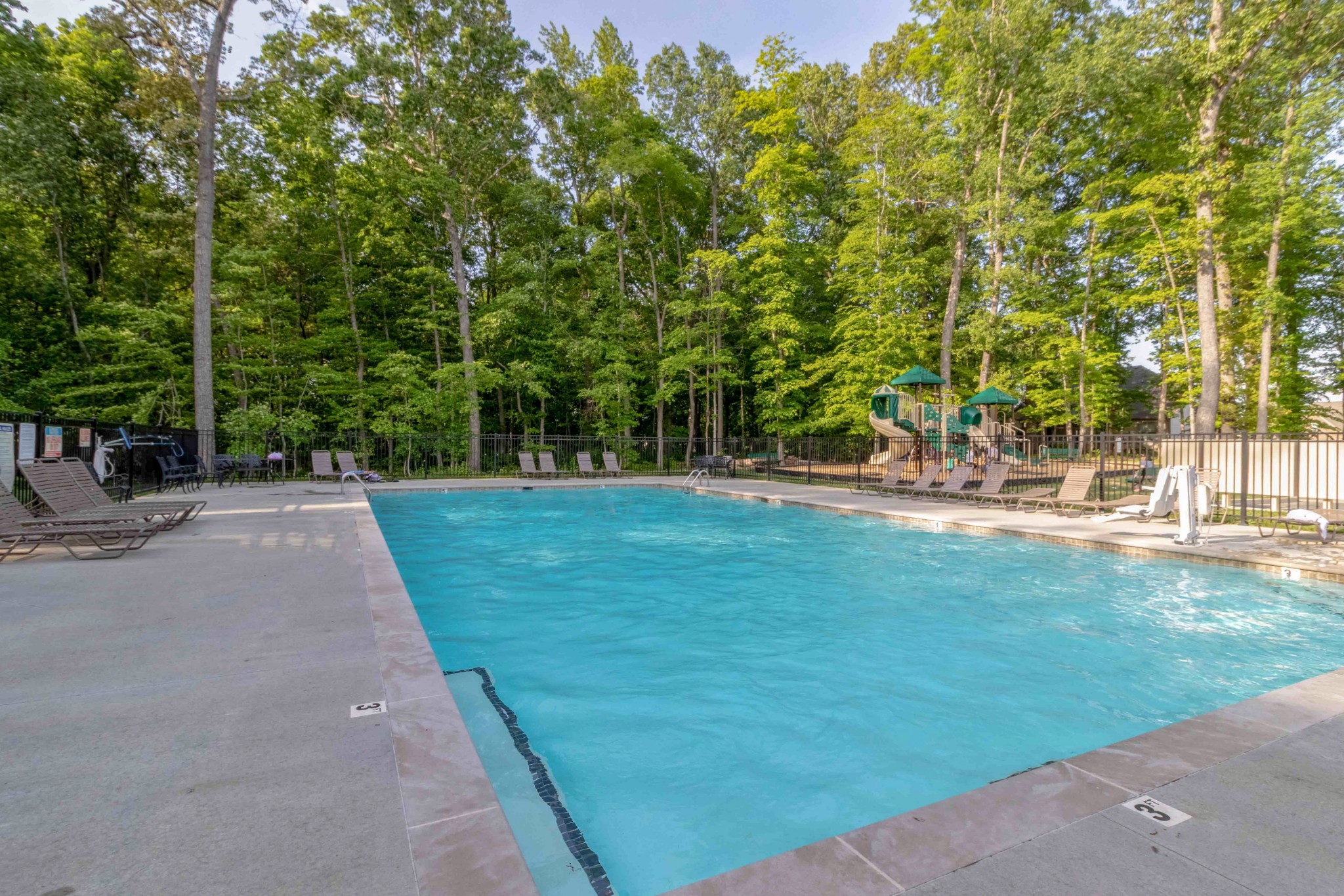 404 Barr Dr
