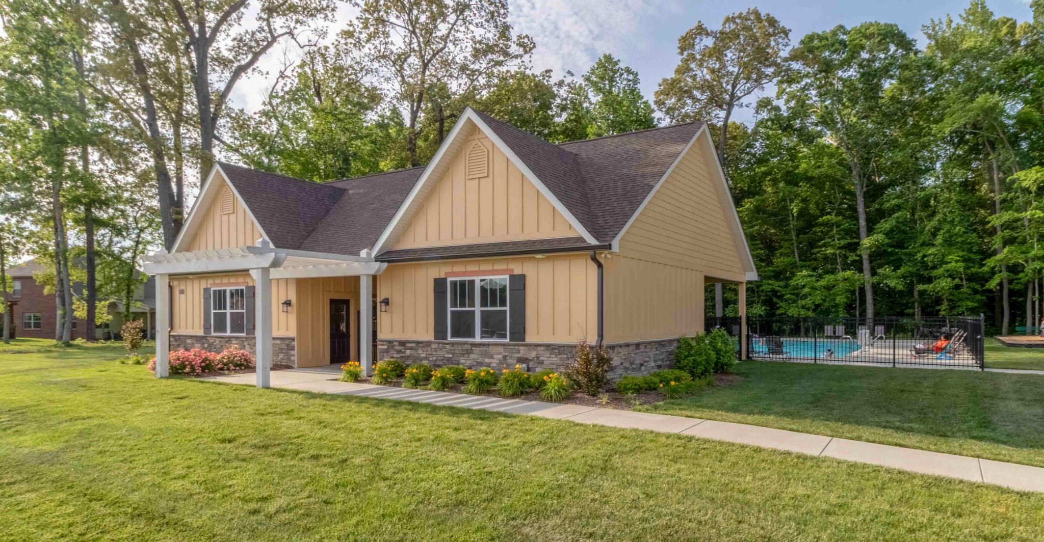 404 Barr Dr