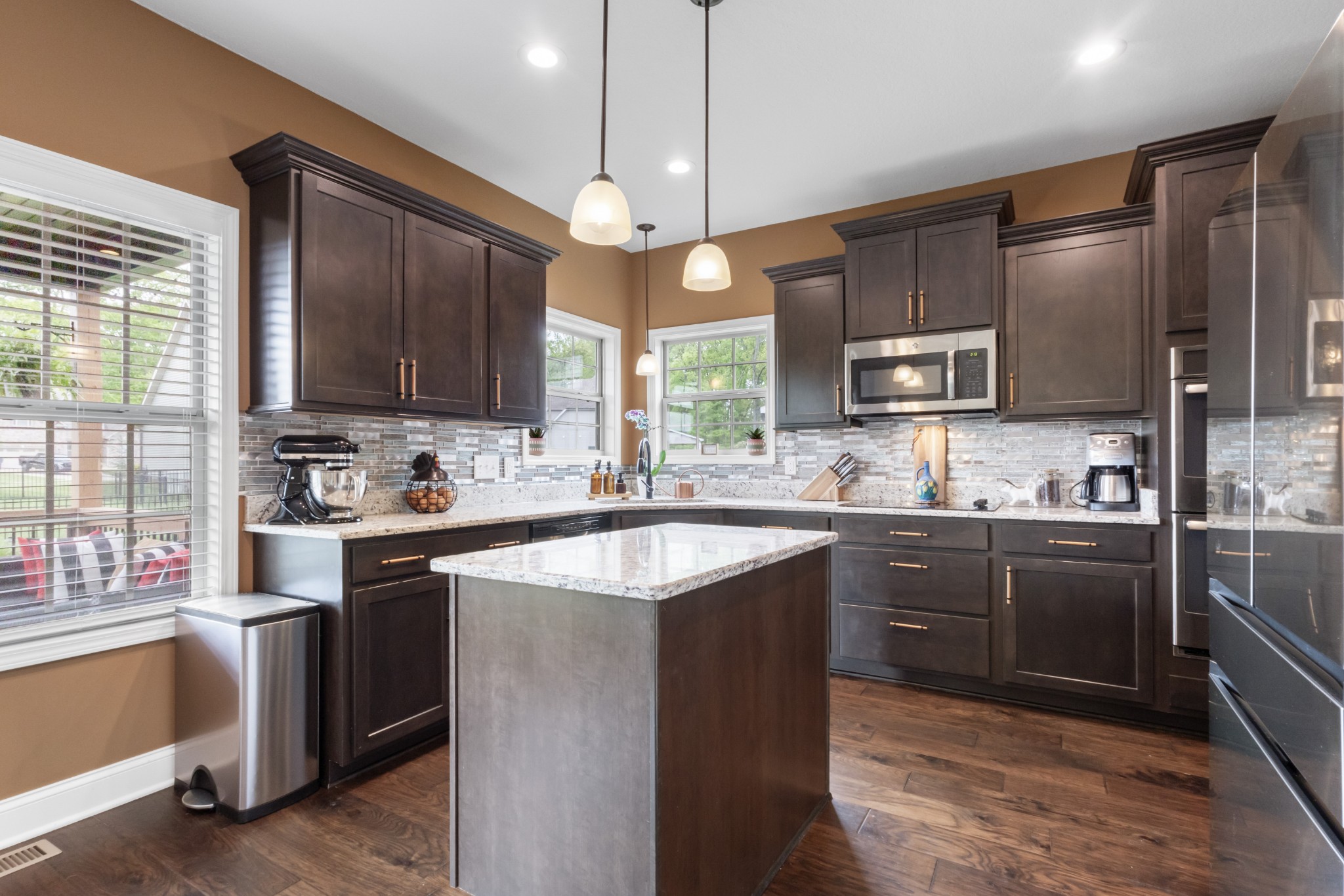 404 Barr Dr