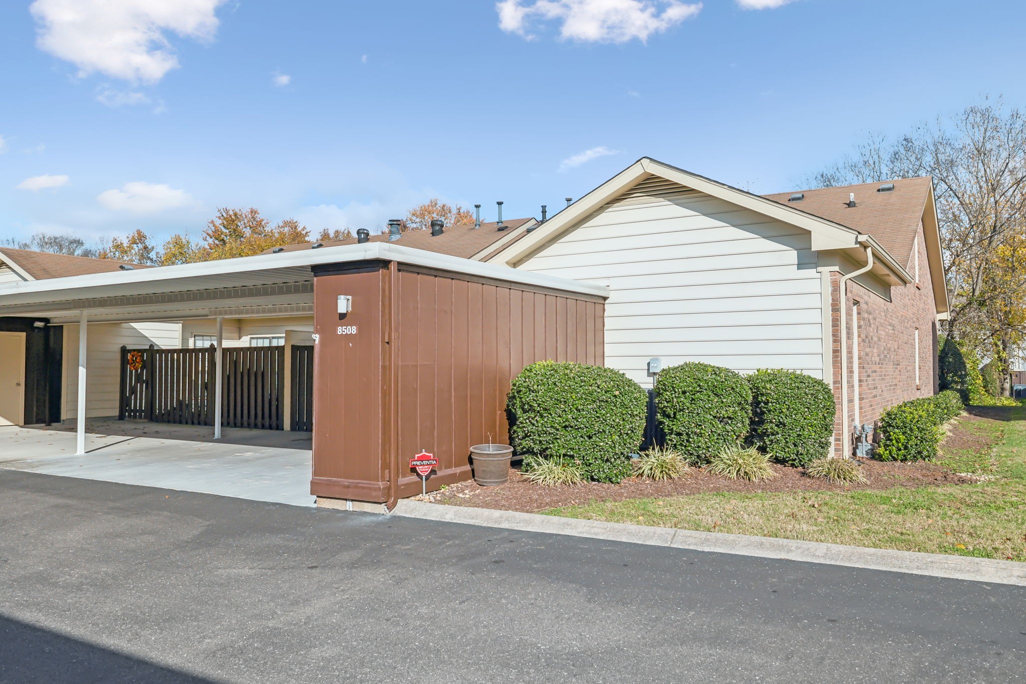 8508 Sawyer Brown Rd