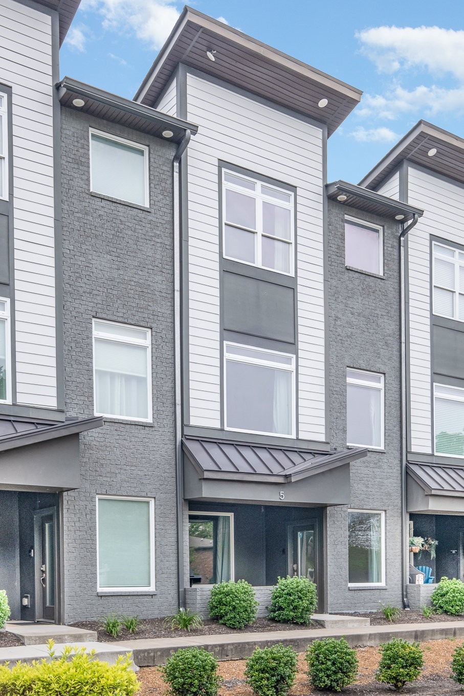 1106 Wade Ave Unit: 5