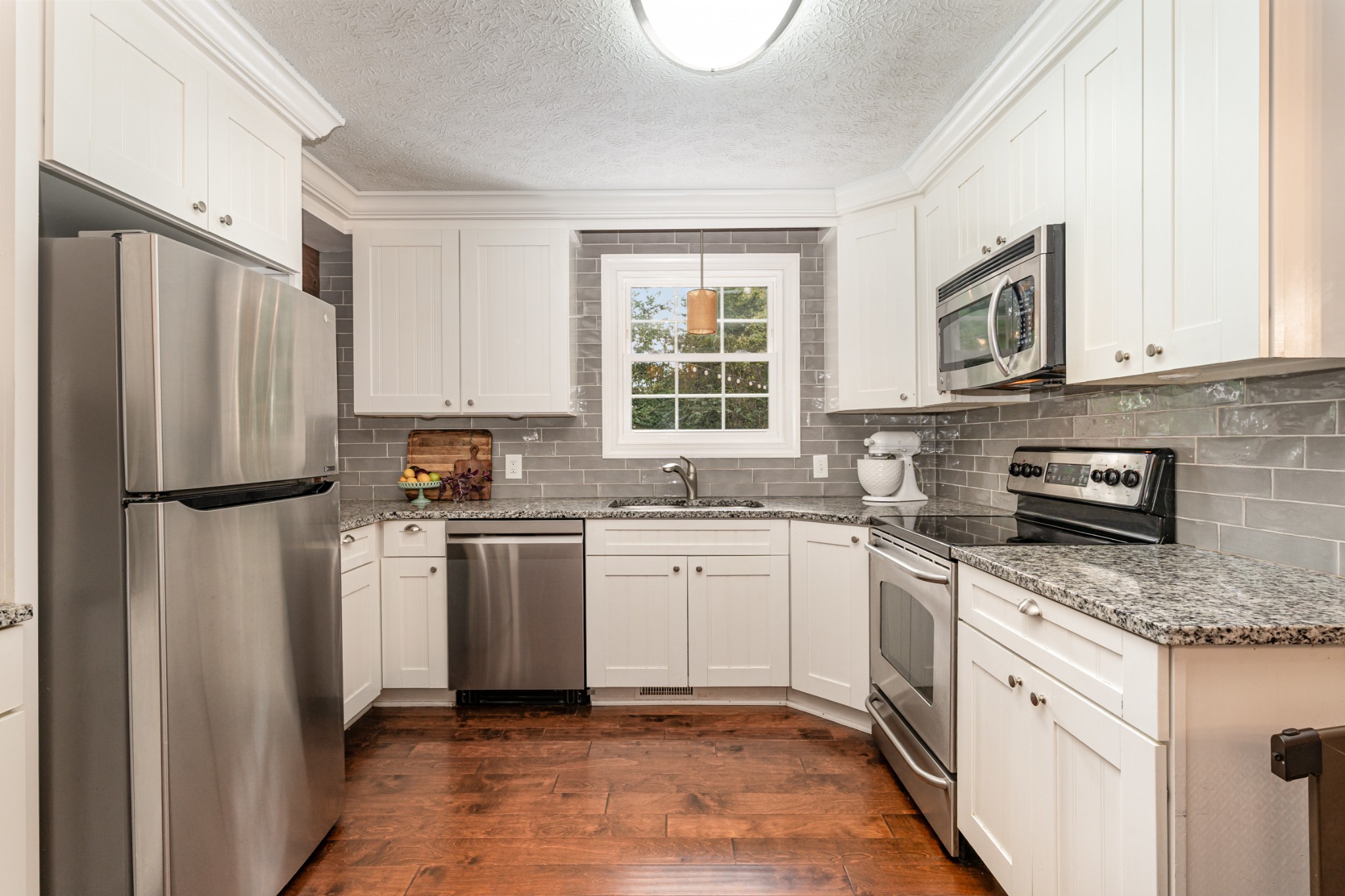 7316 Chester Rd