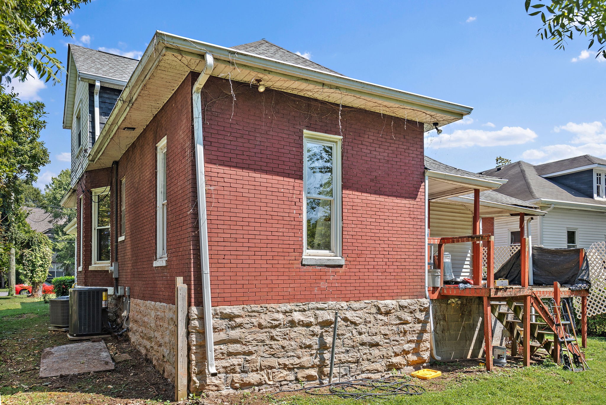 2109 Elliott Ave