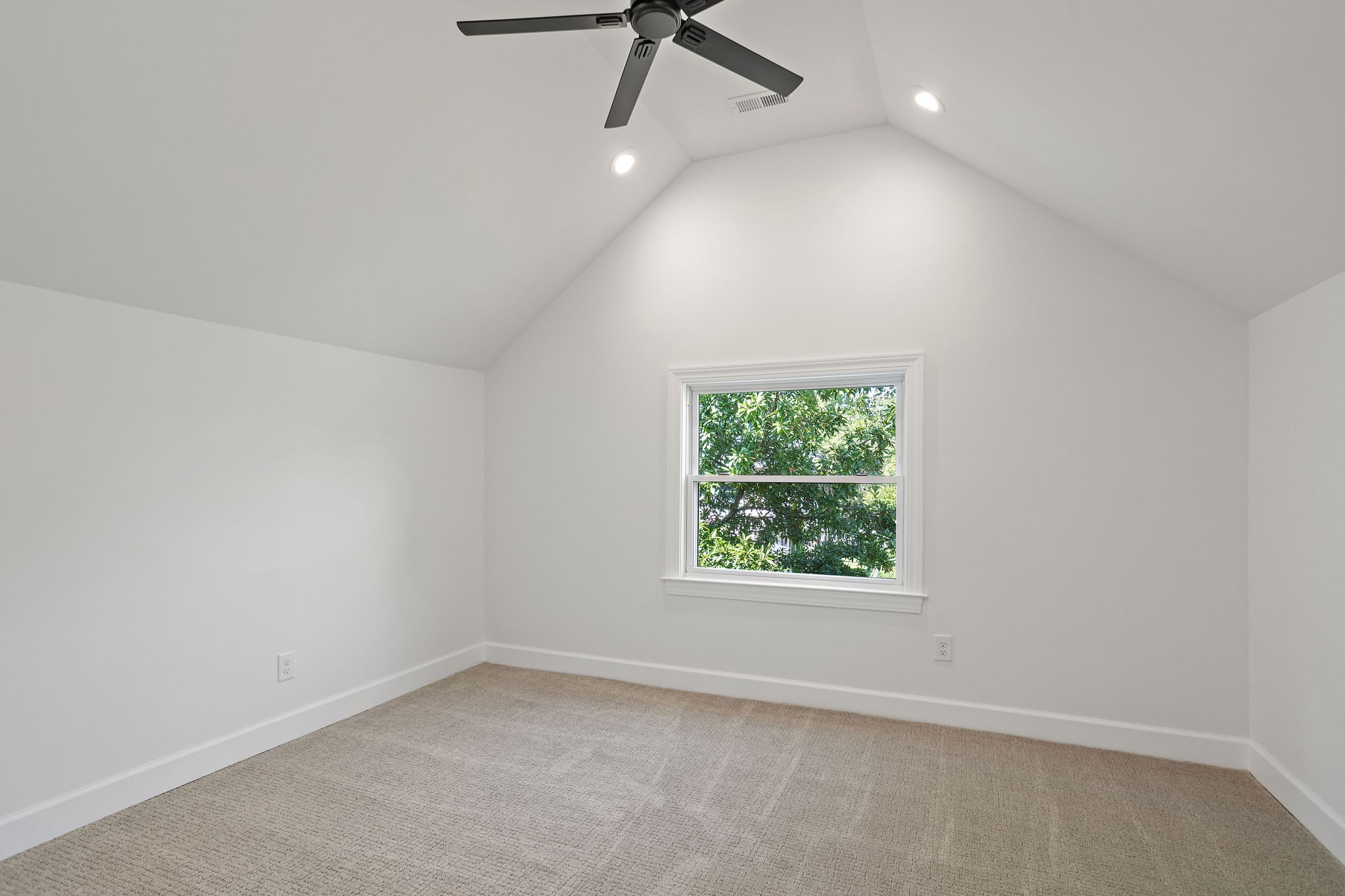 2109 Elliott Ave