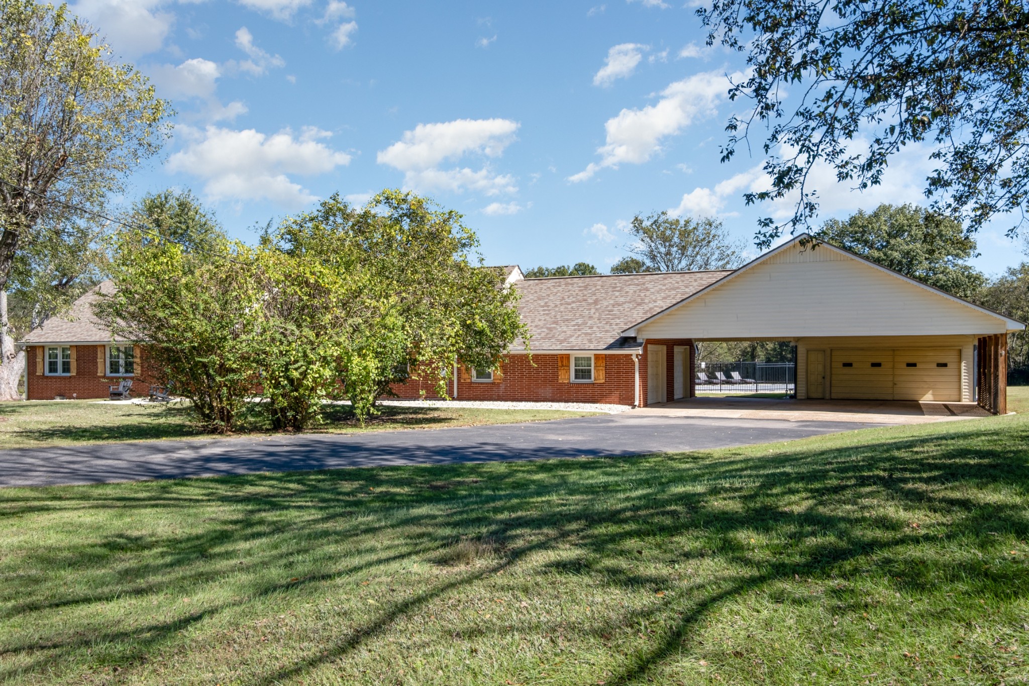 1108 Lakeview Dr