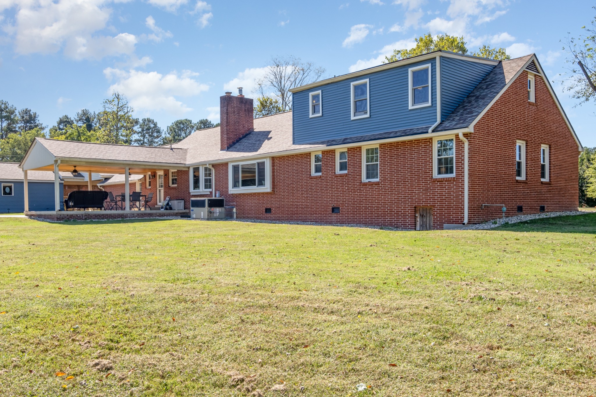 1108 Lakeview Dr