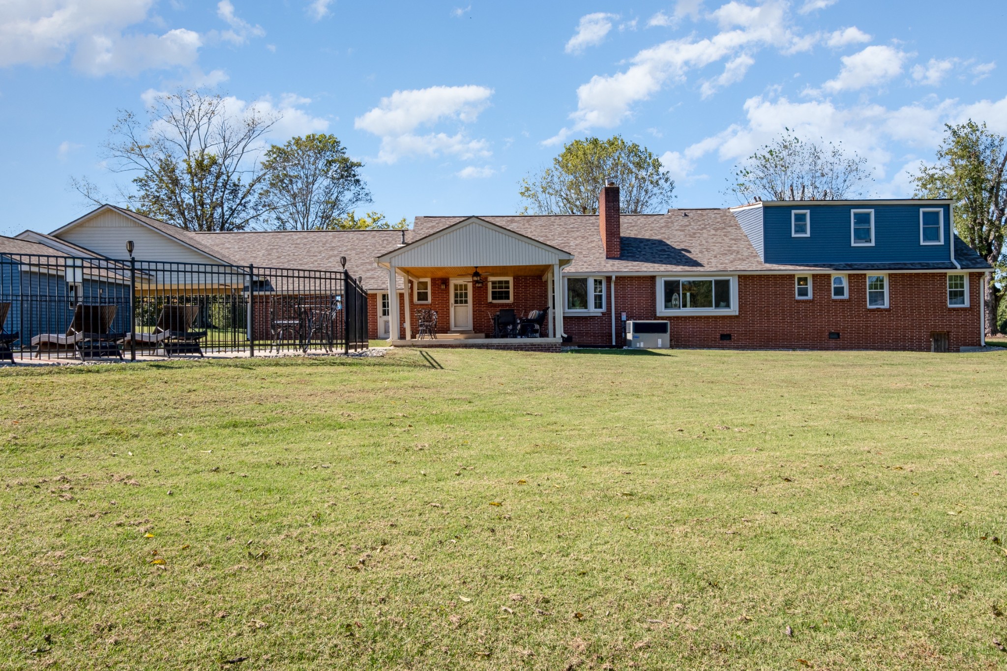 1108 Lakeview Dr
