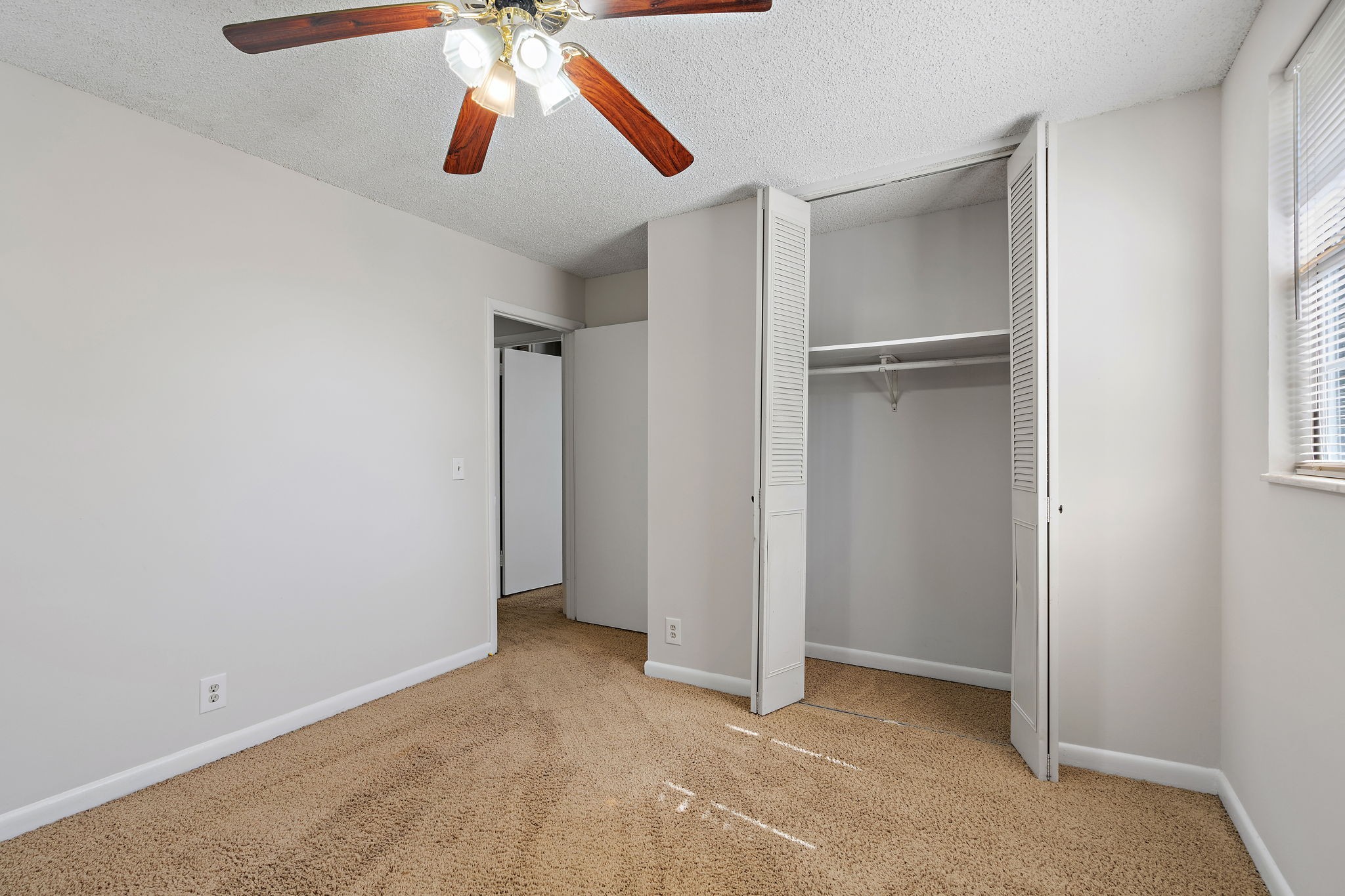 416 Ocala Ct, N