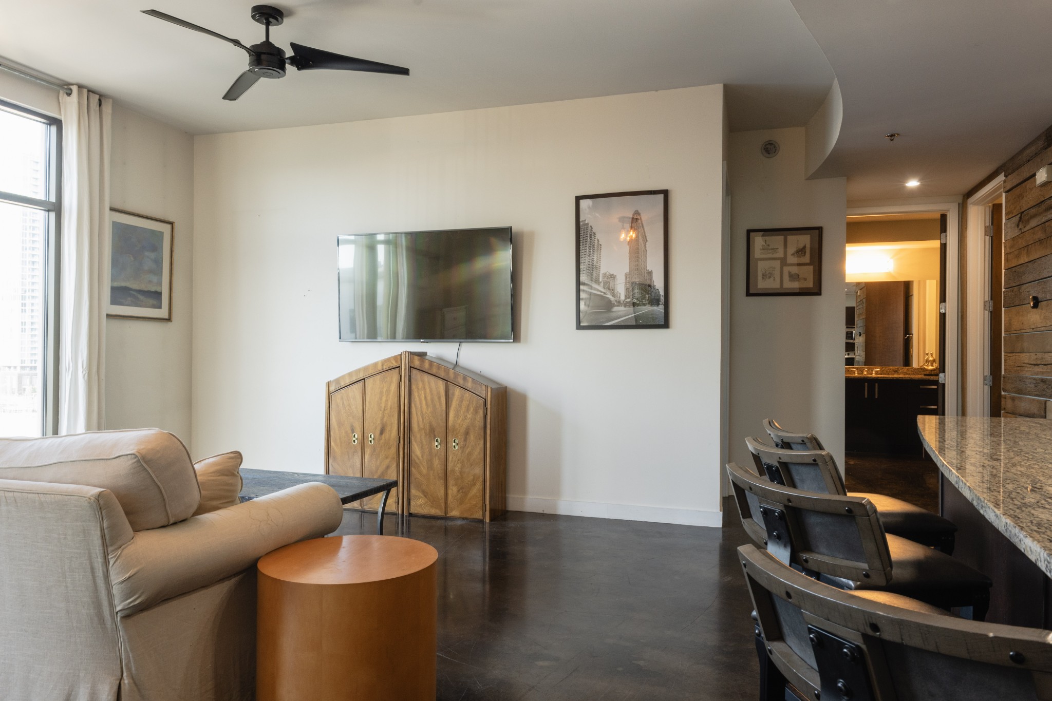 1510 Demonbreun St Unit: 910