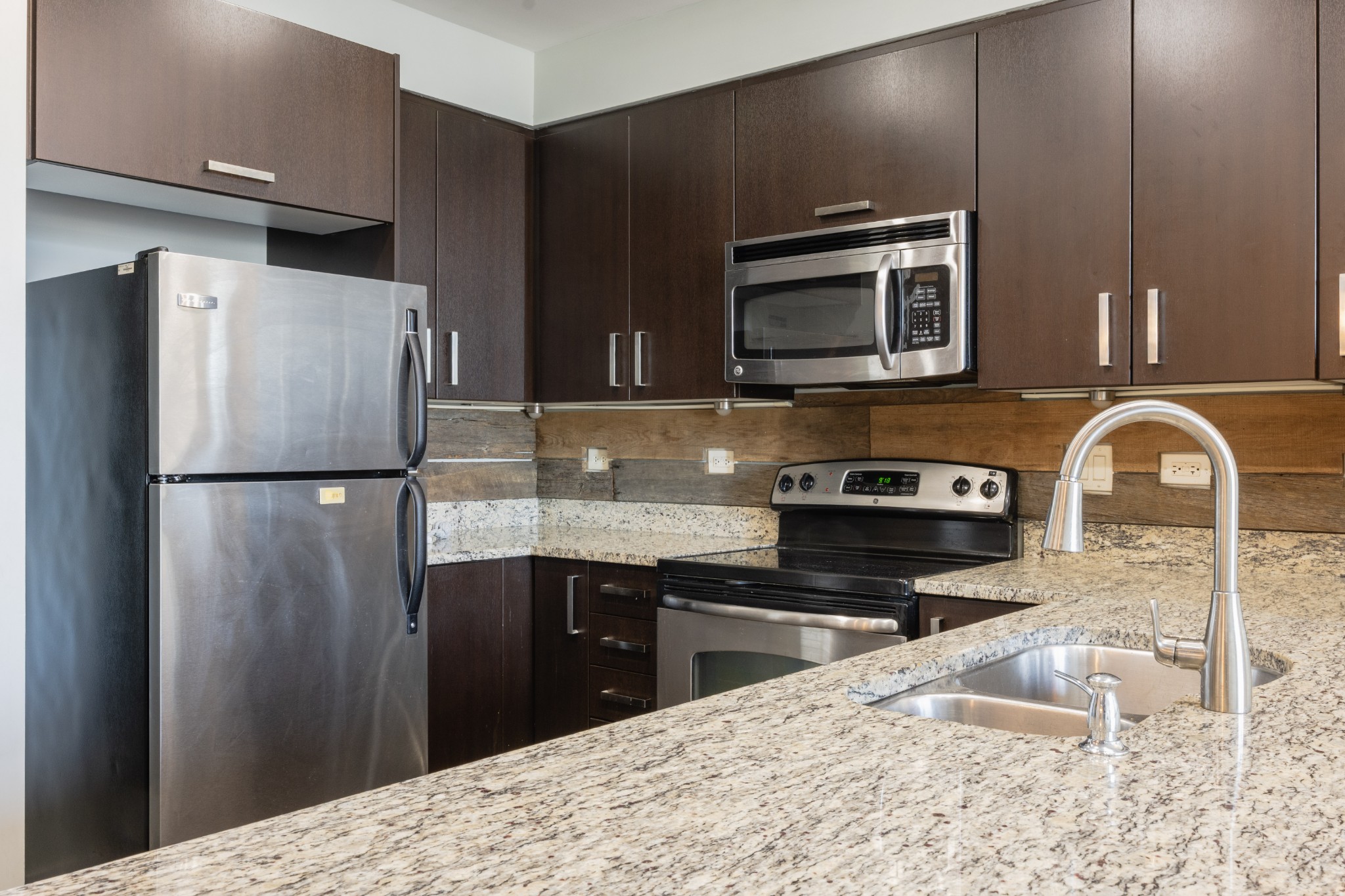 1510 Demonbreun St Unit: 910