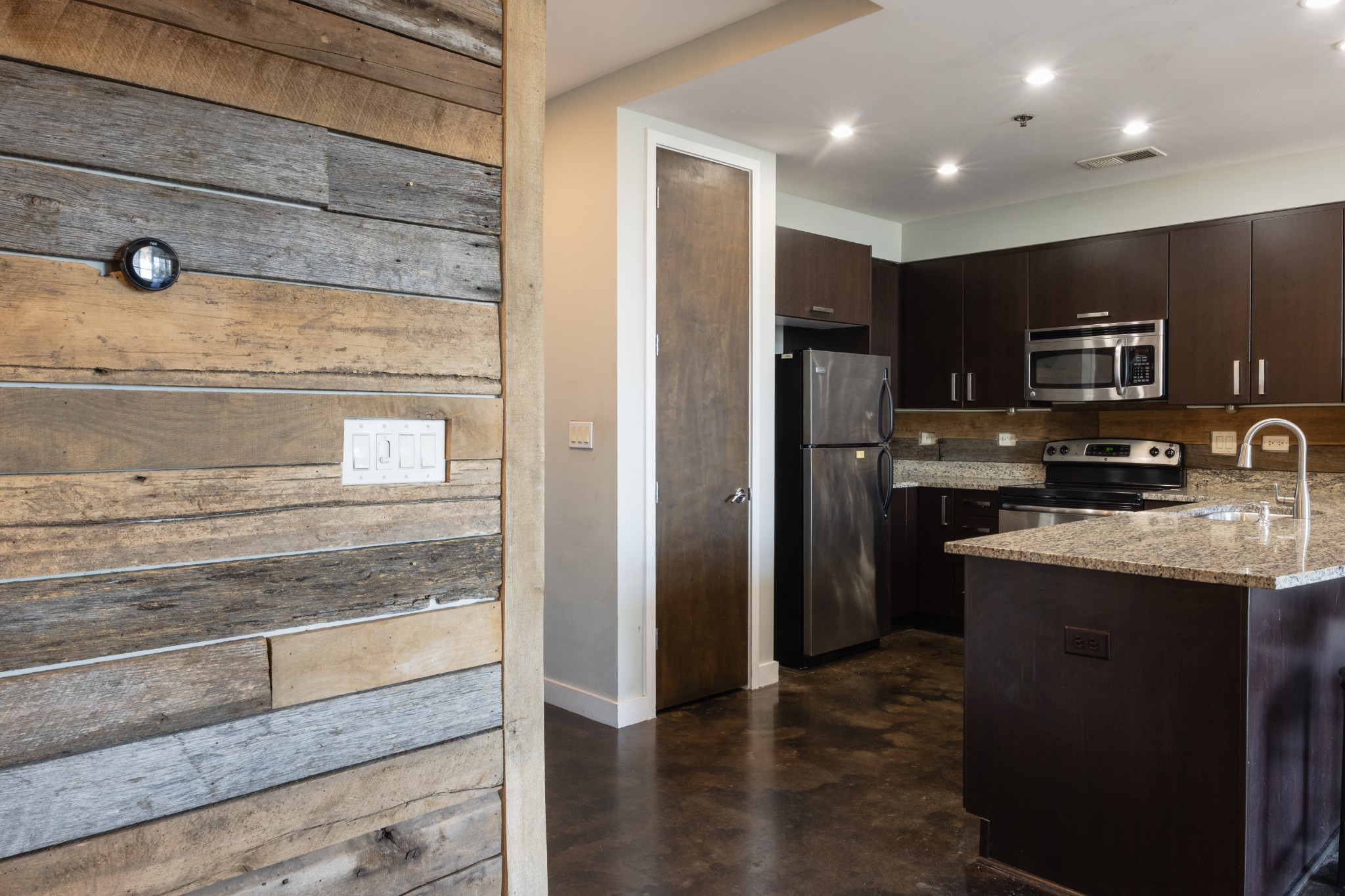 1510 Demonbreun St Unit: 910