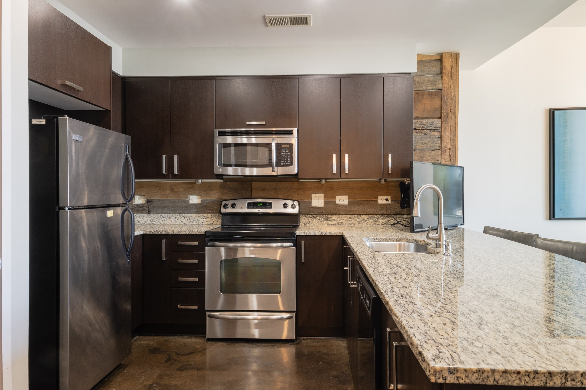 1510 Demonbreun St Unit: 910