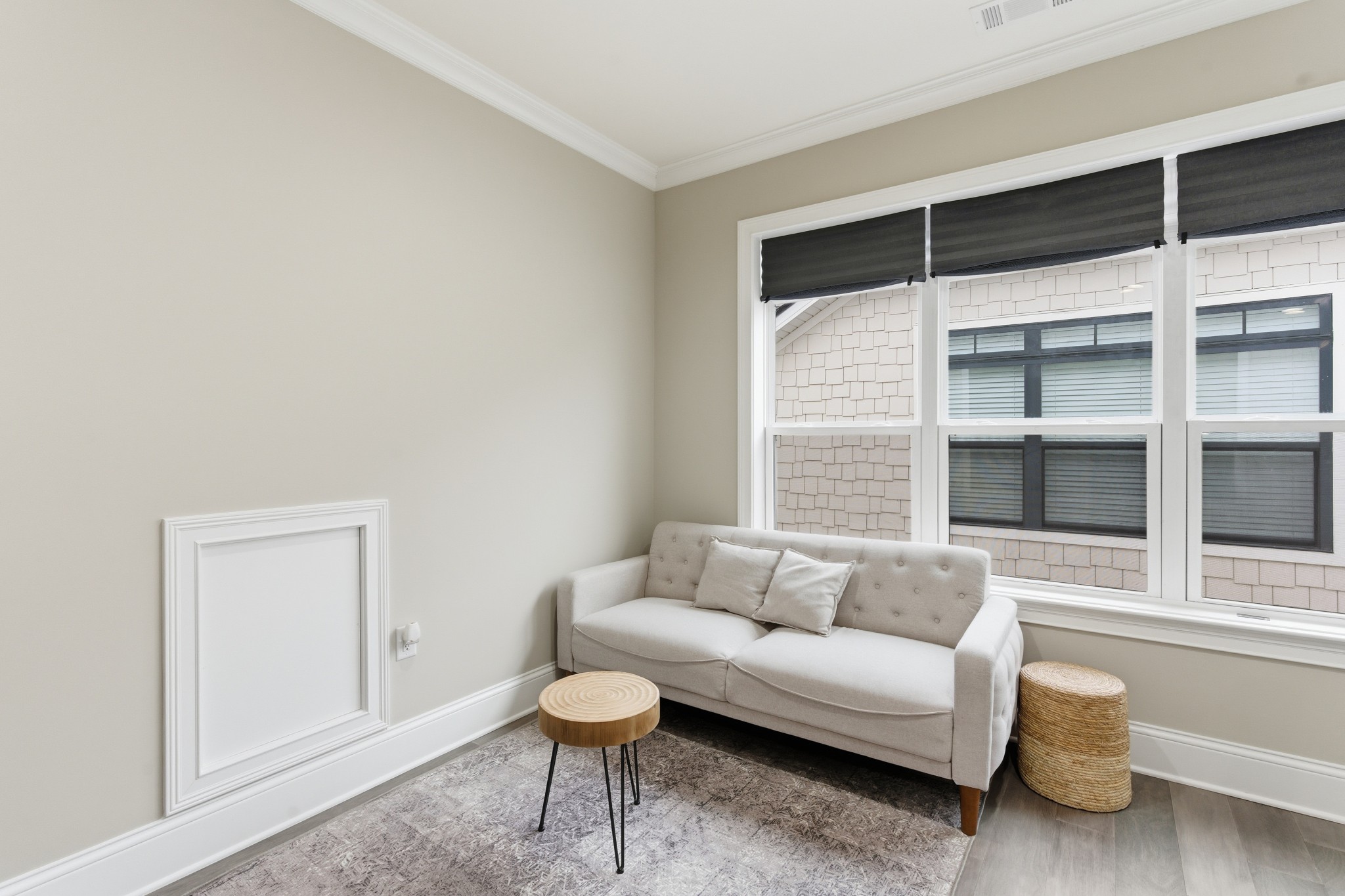 1024 Club View Drive Unit: B301