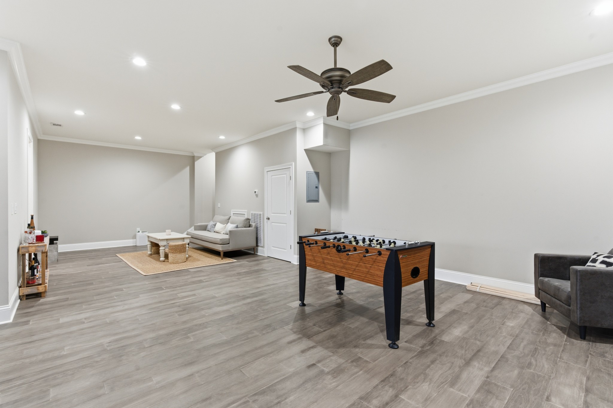 1024 Club View Drive Unit: B301