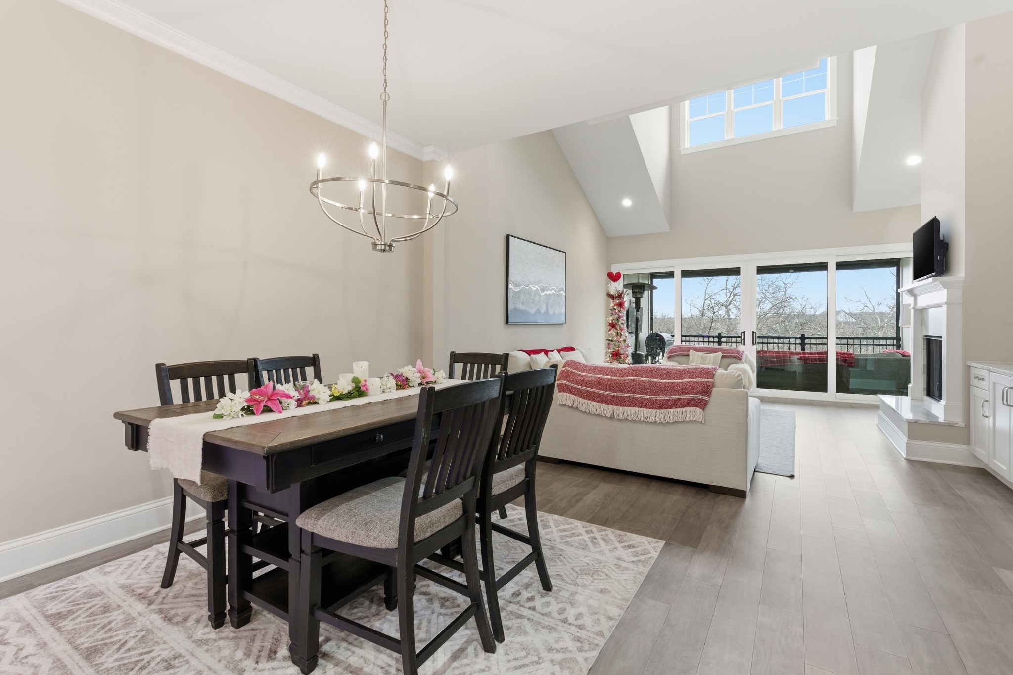 1024 Club View Drive Unit: B301