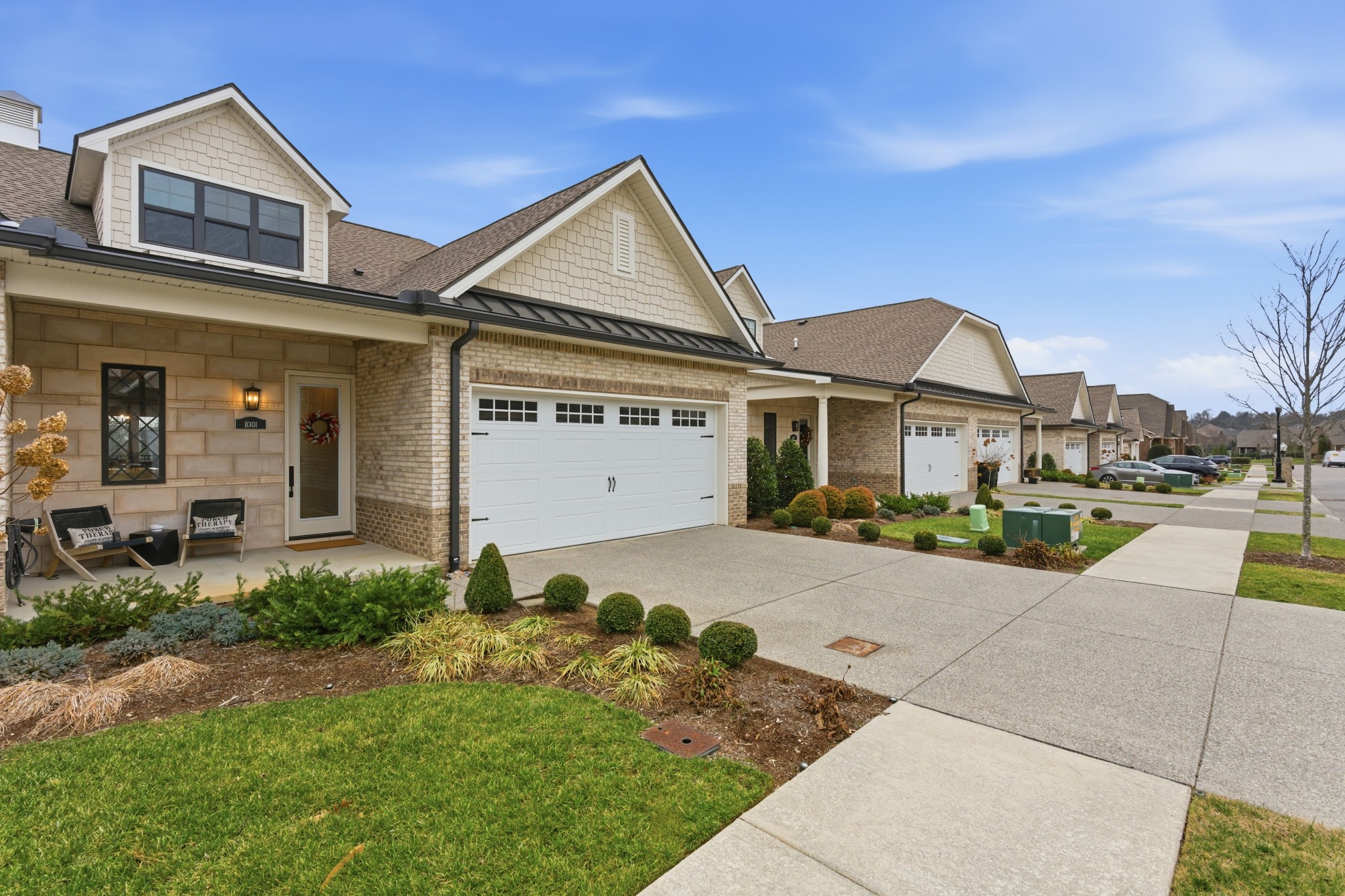 1024 Club View Drive Unit: B301