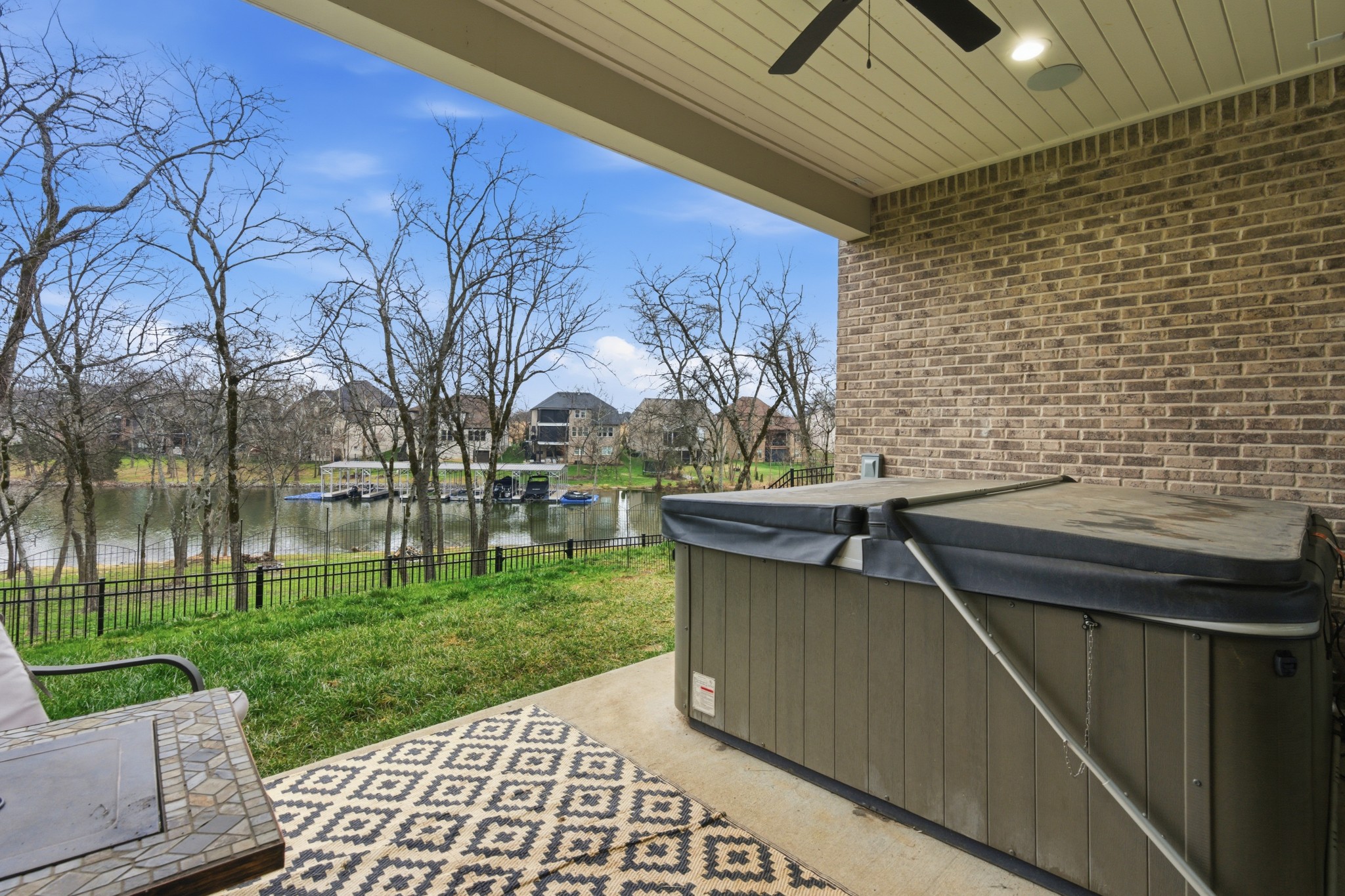 1024 Club View Drive Unit: B301