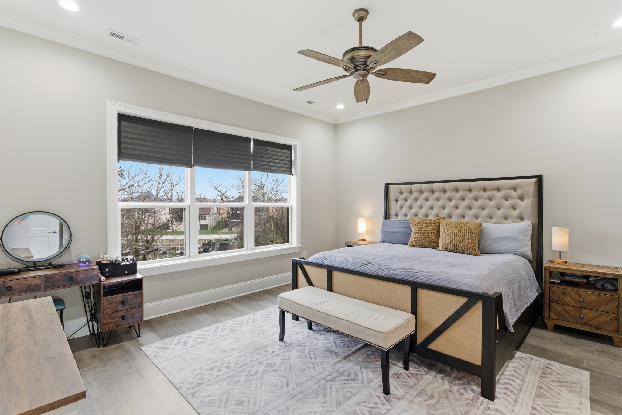 1024 Club View Drive Unit: B301