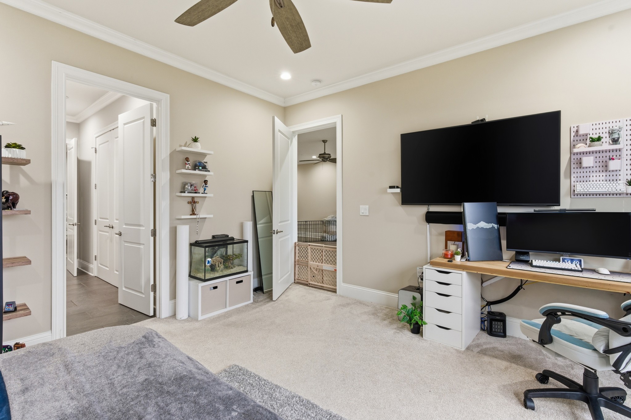 1024 Club View Drive Unit: B301