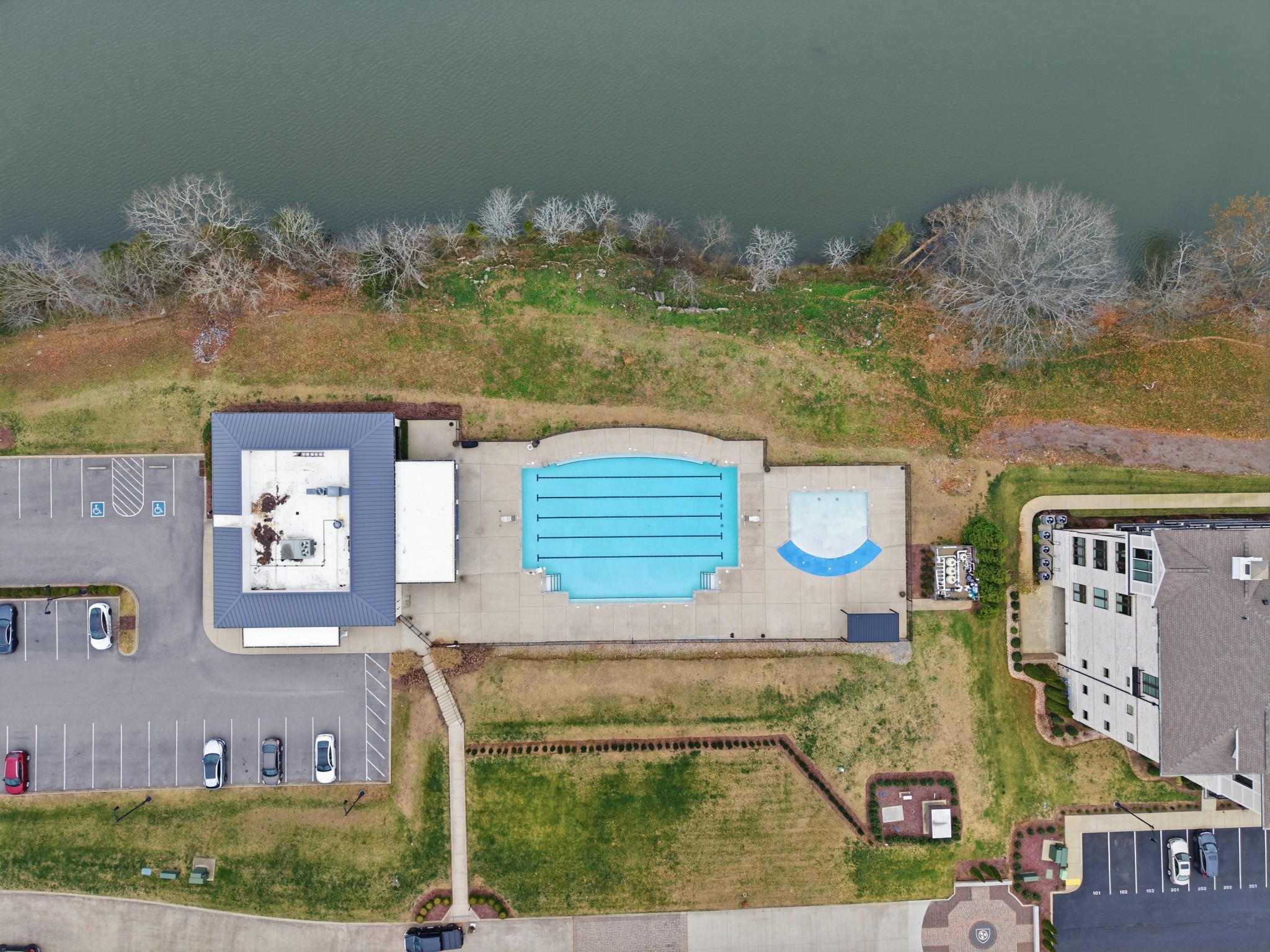 1024 Club View Drive Unit: B301