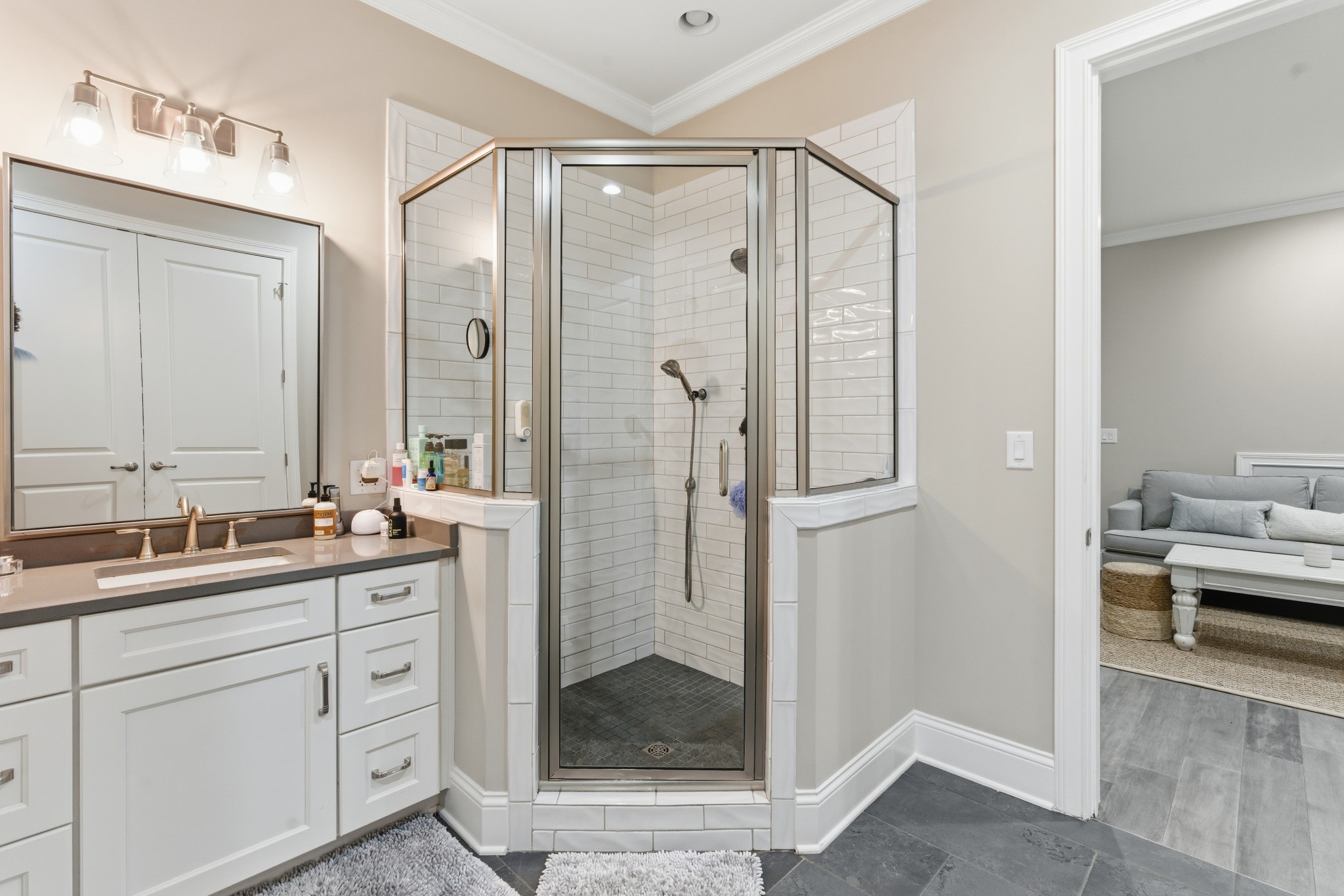 1024 Club View Drive Unit: B301