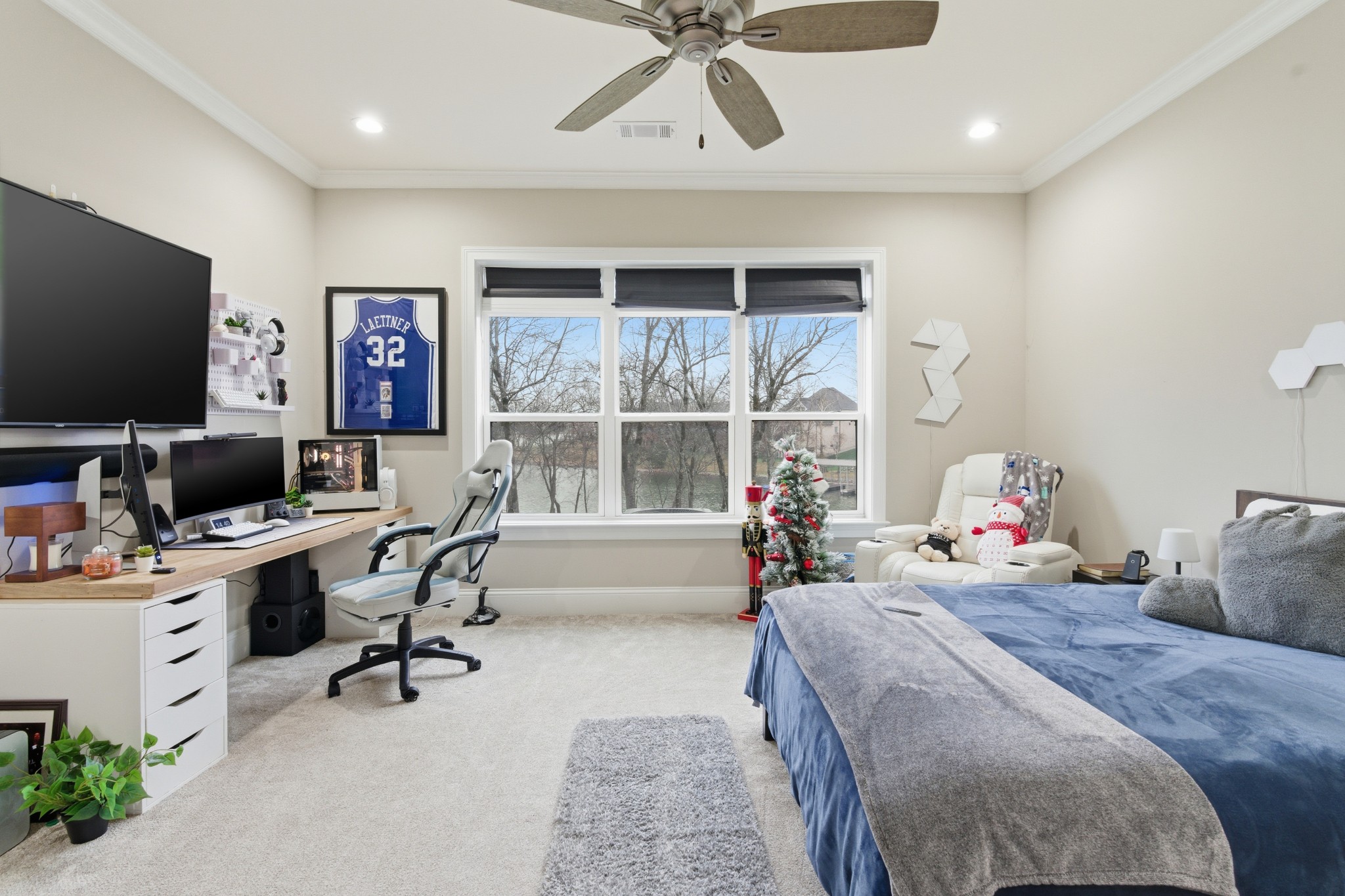 1024 Club View Drive Unit: B301