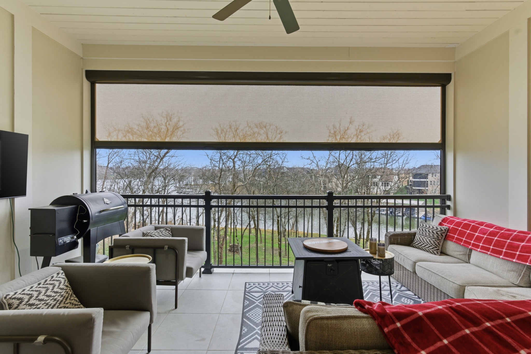 1024 Club View Drive Unit: B301