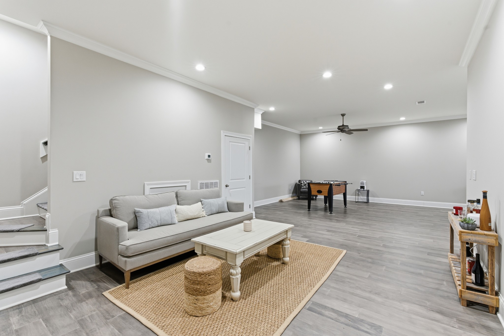 1024 Club View Drive Unit: B301